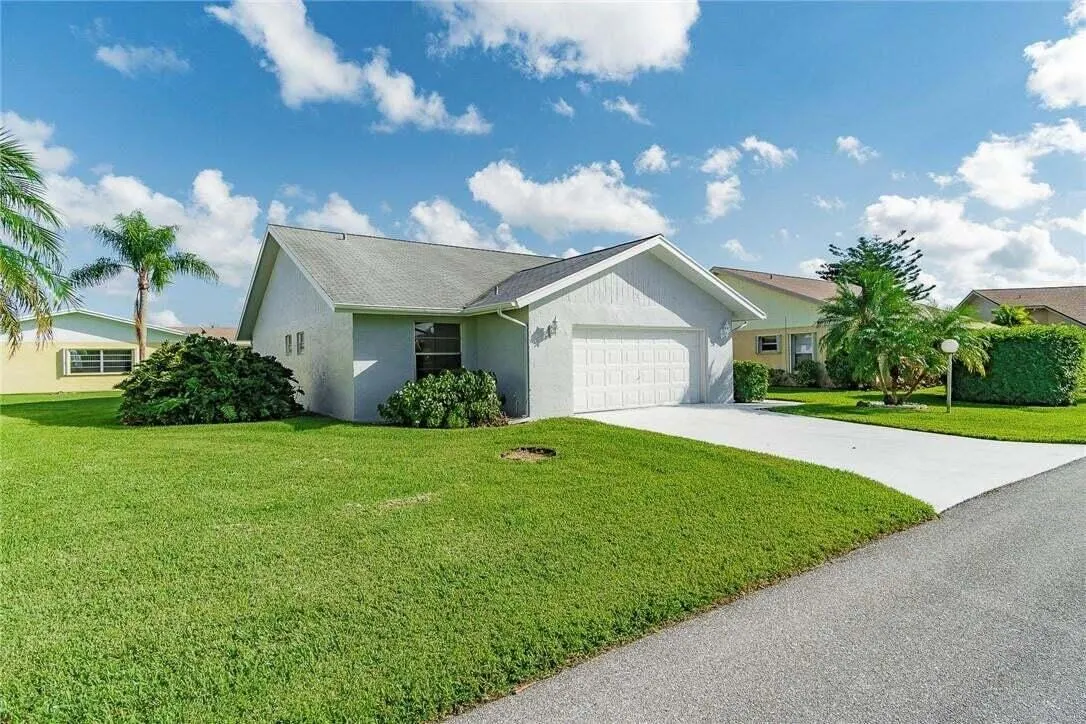 3830 ROWENA Circle
