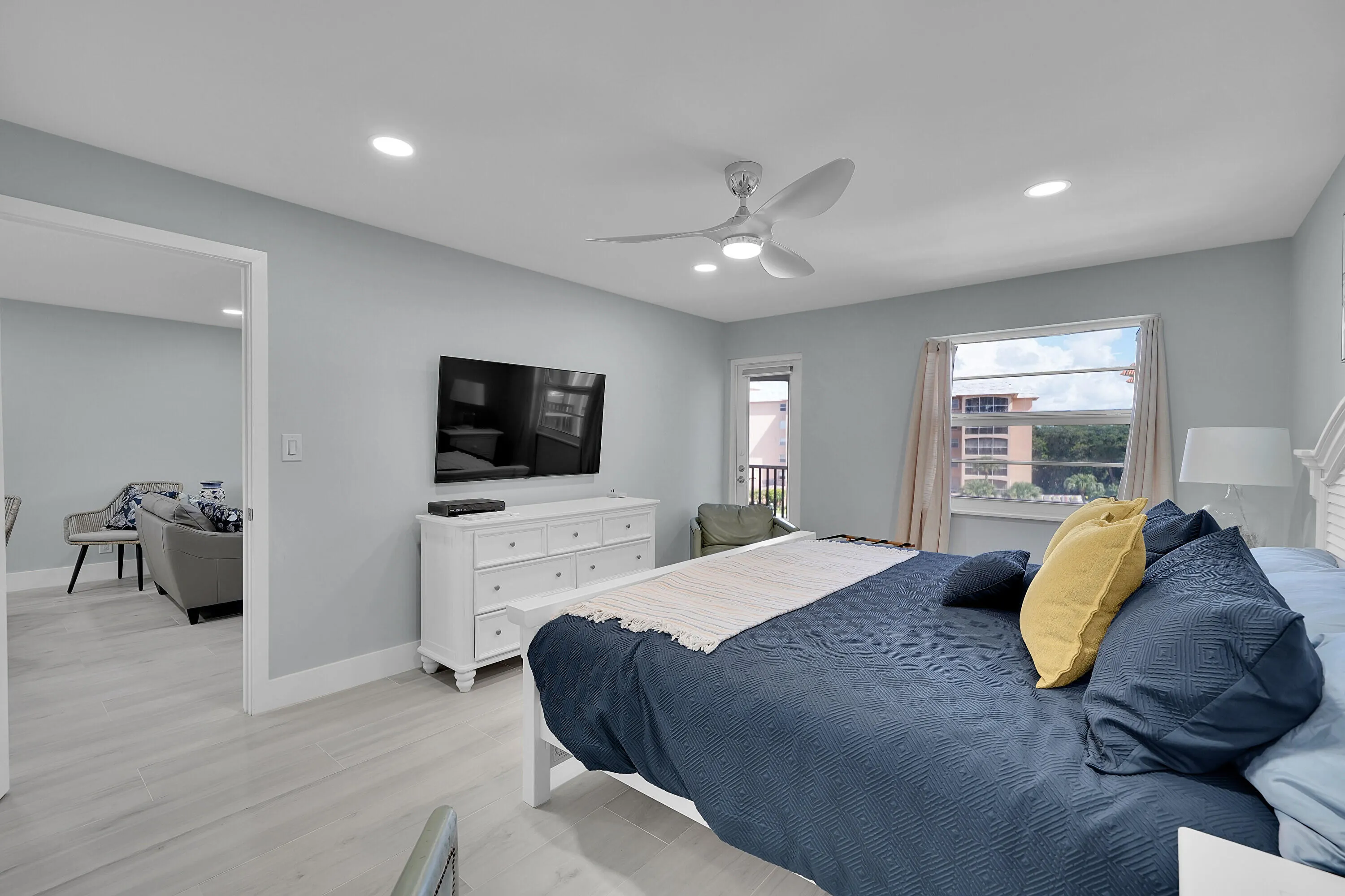 2871 N Ocean Boulevard #M338