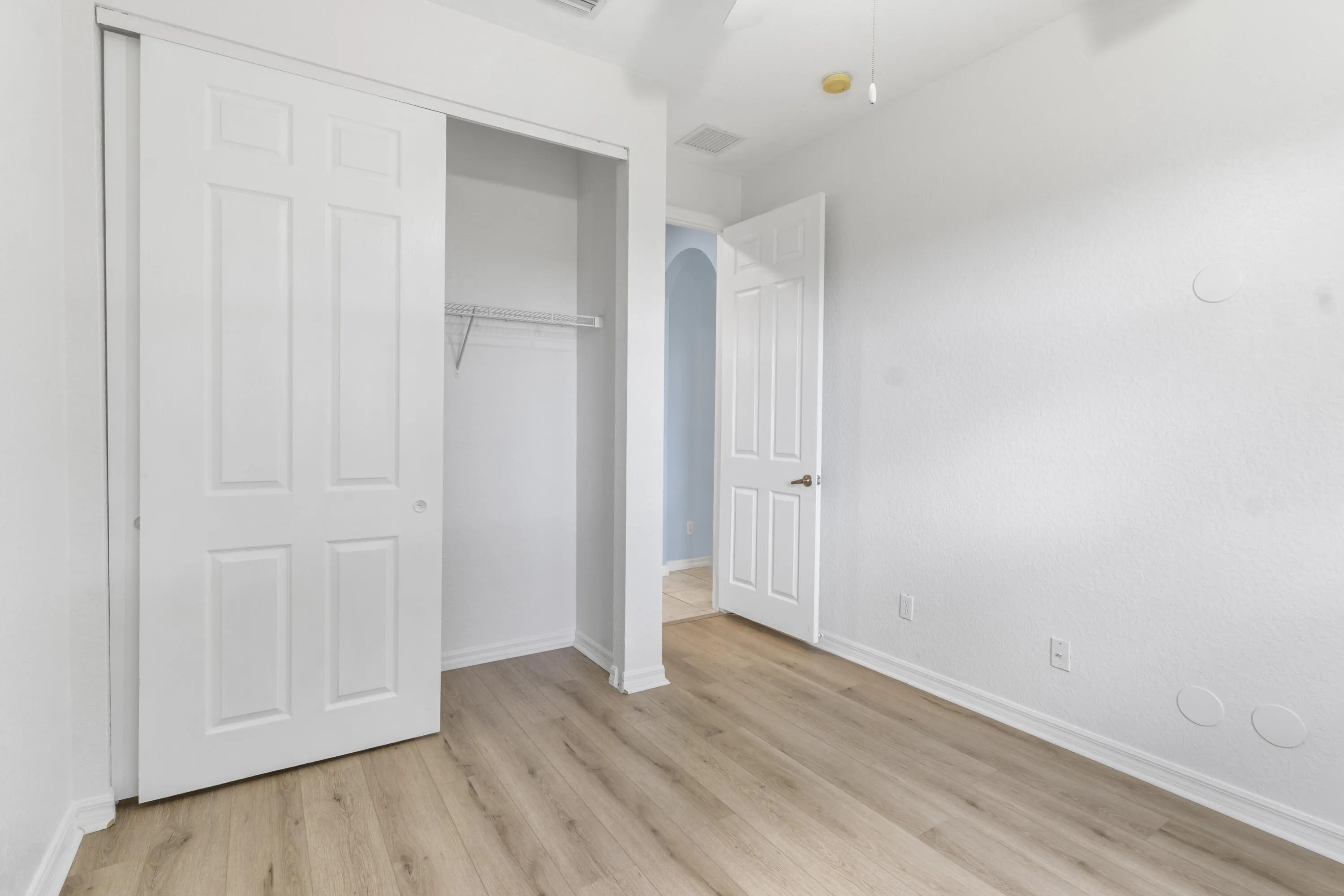 9907 E VERONA Circle
