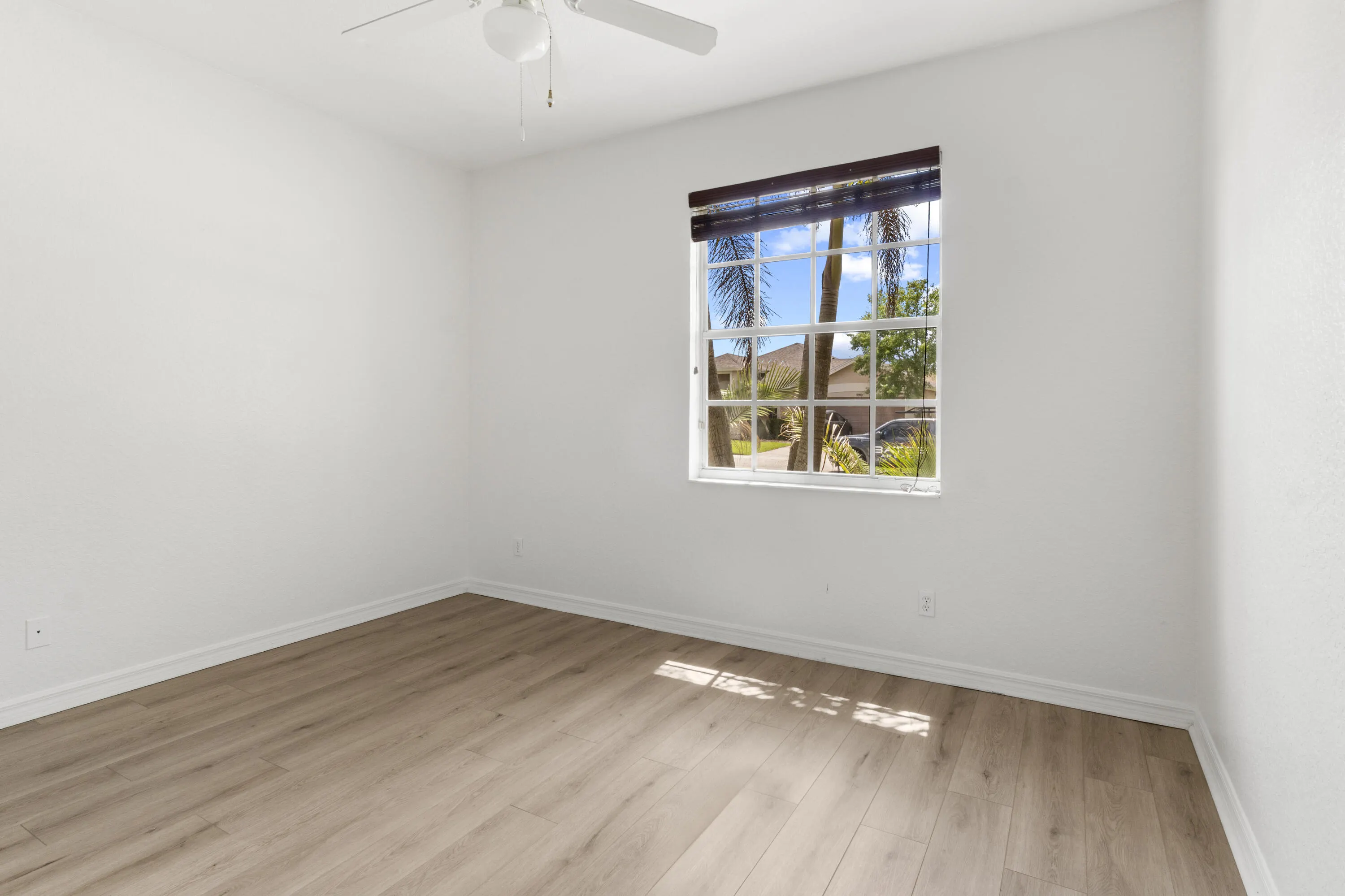 9907 E VERONA Circle