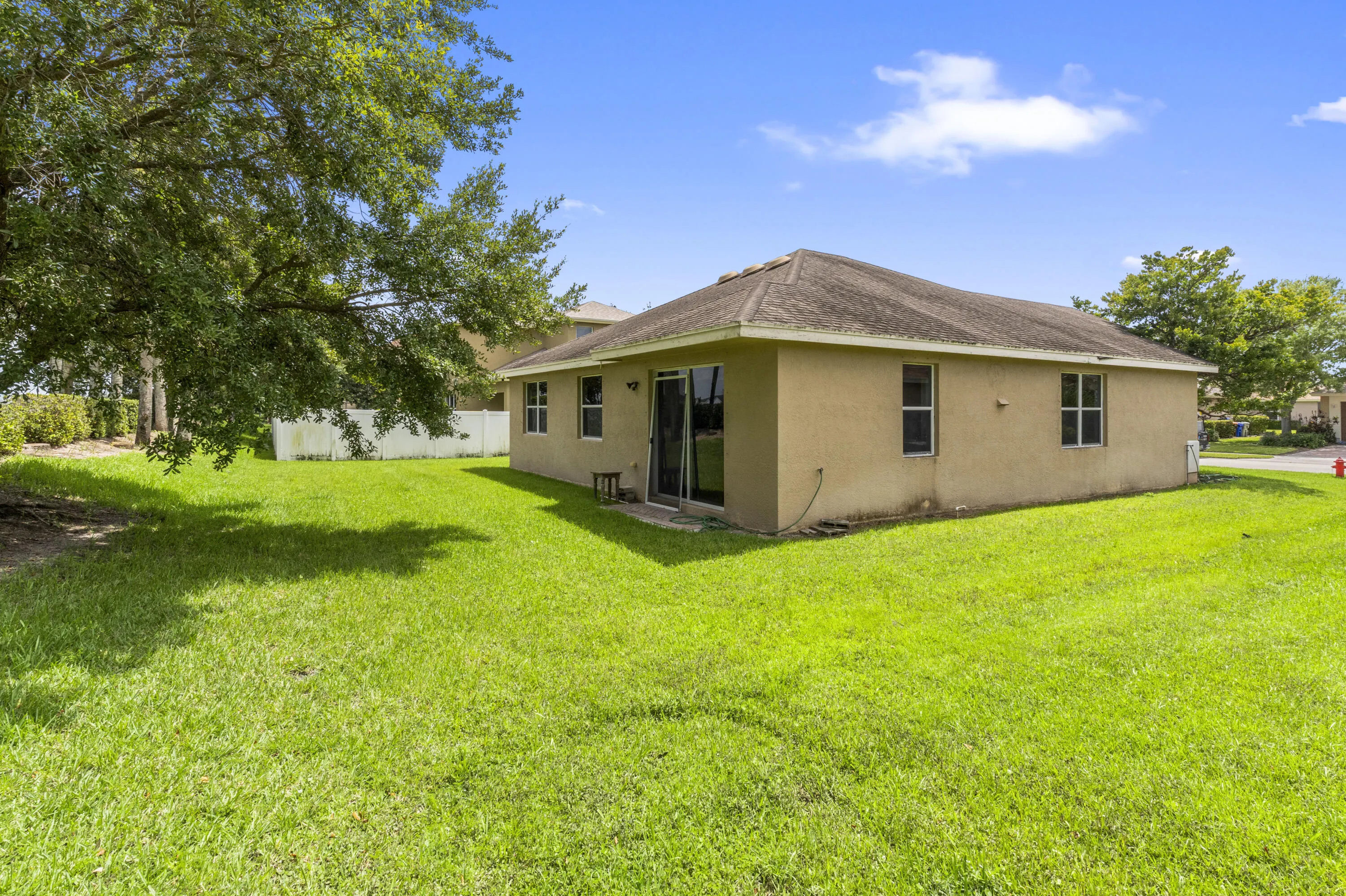 9907 E VERONA Circle