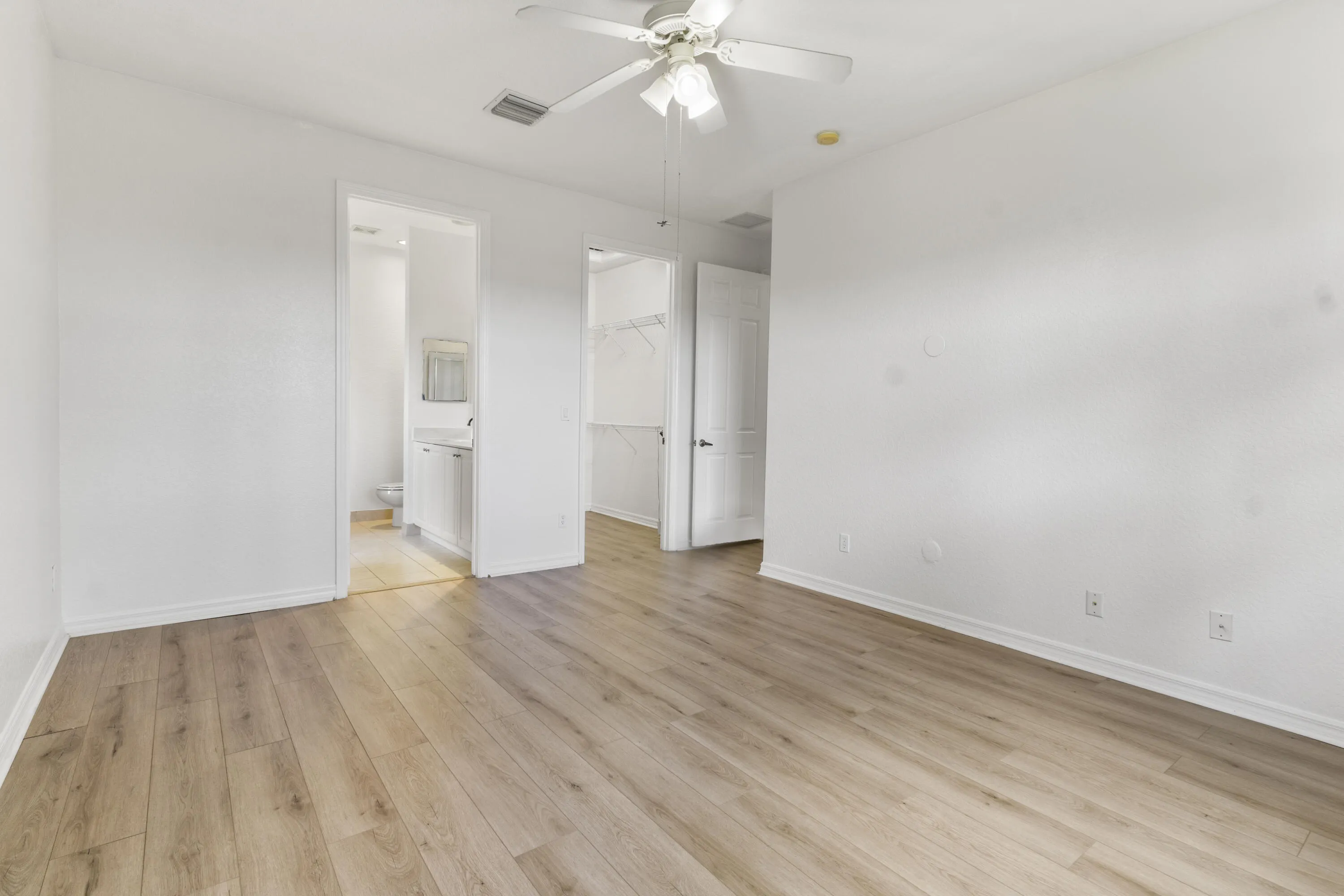 9907 E VERONA Circle