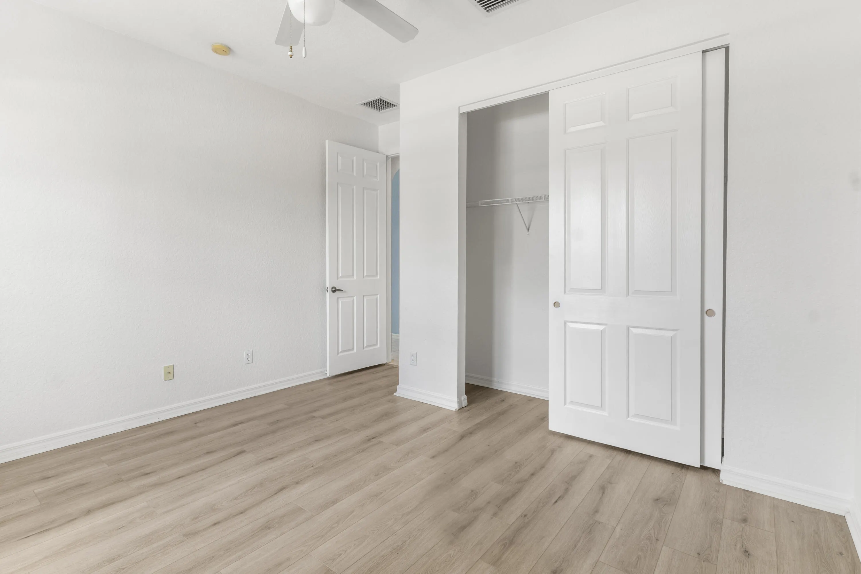 9907 E VERONA Circle