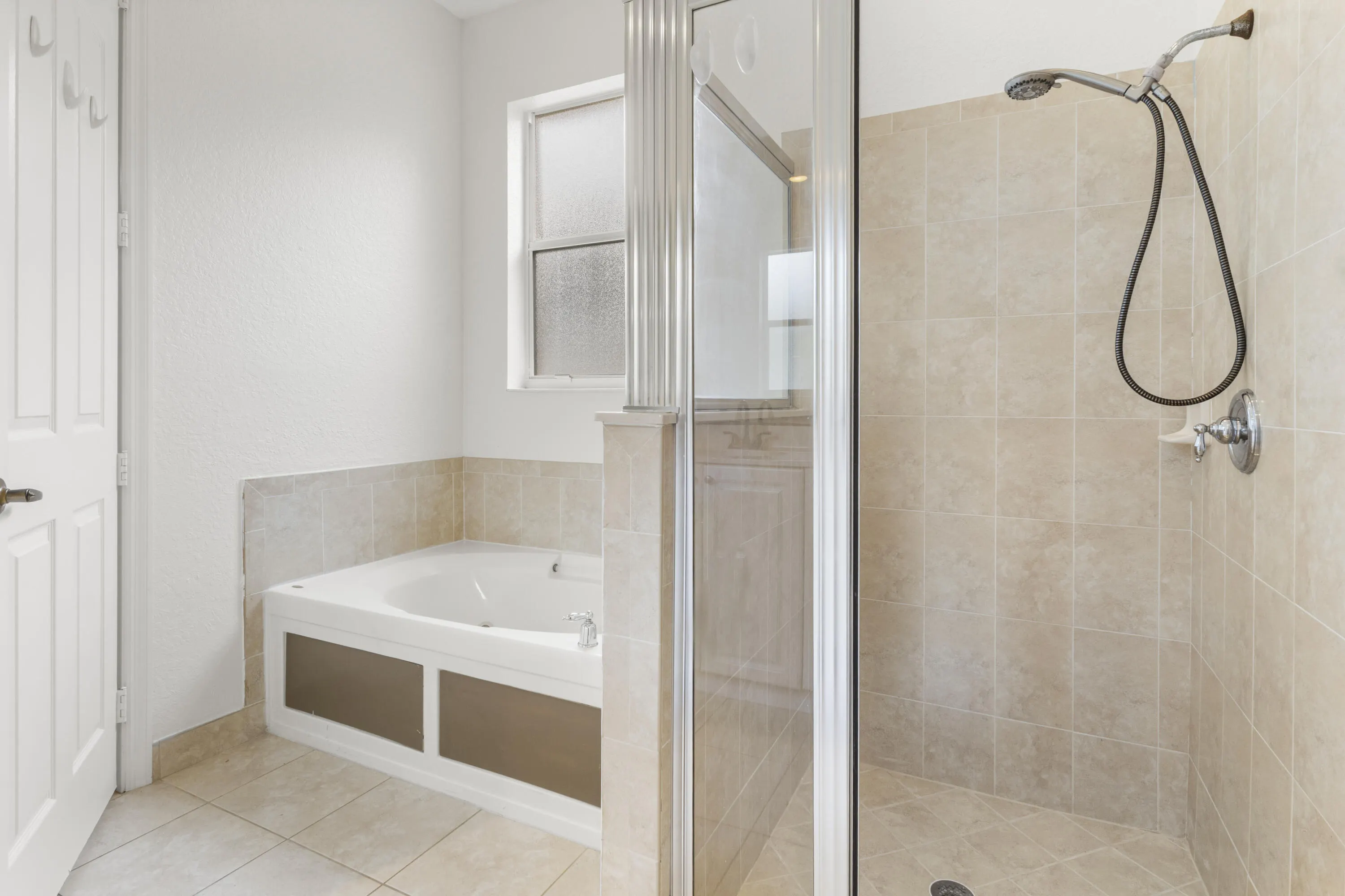 9907 E VERONA Circle