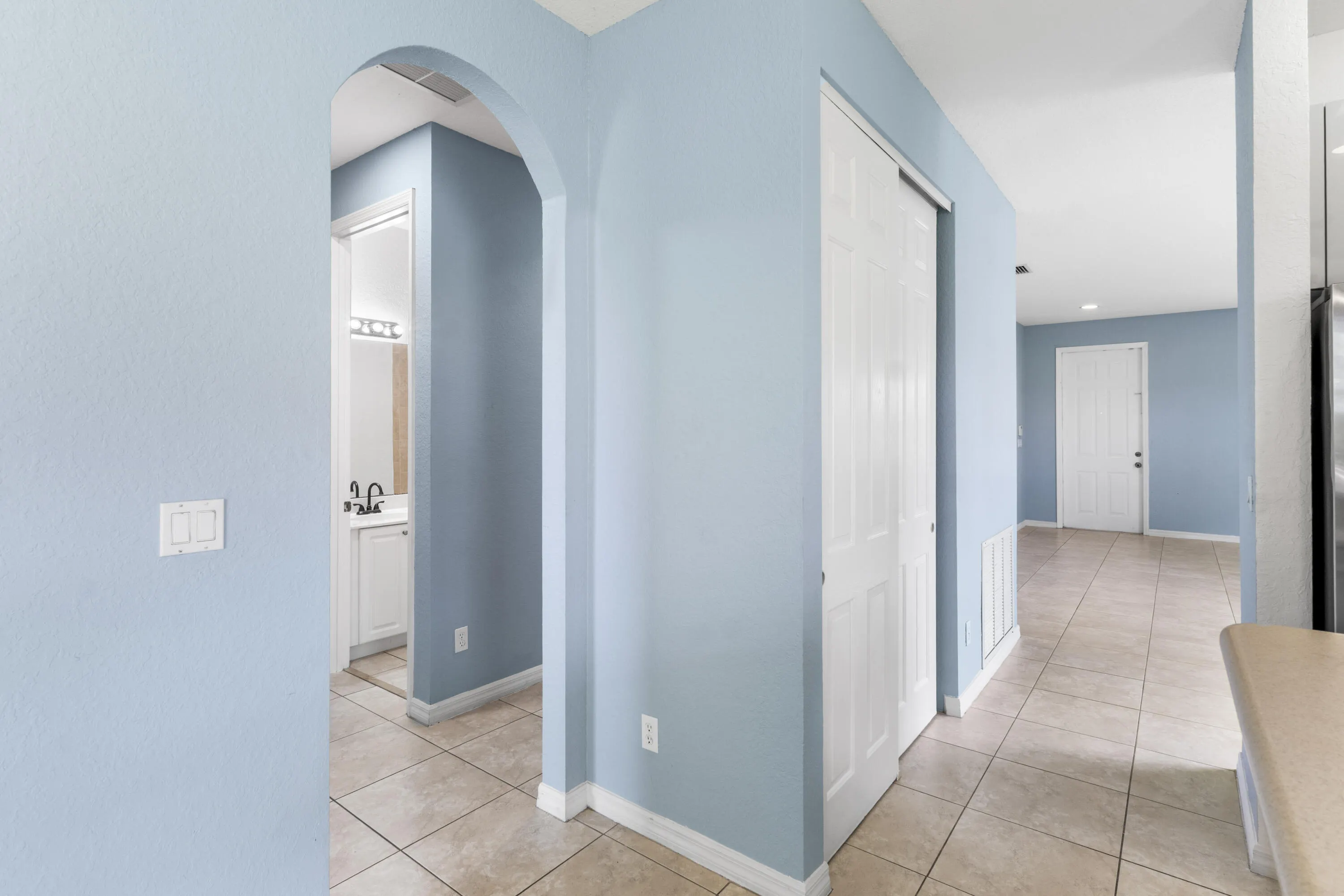 9907 E VERONA Circle