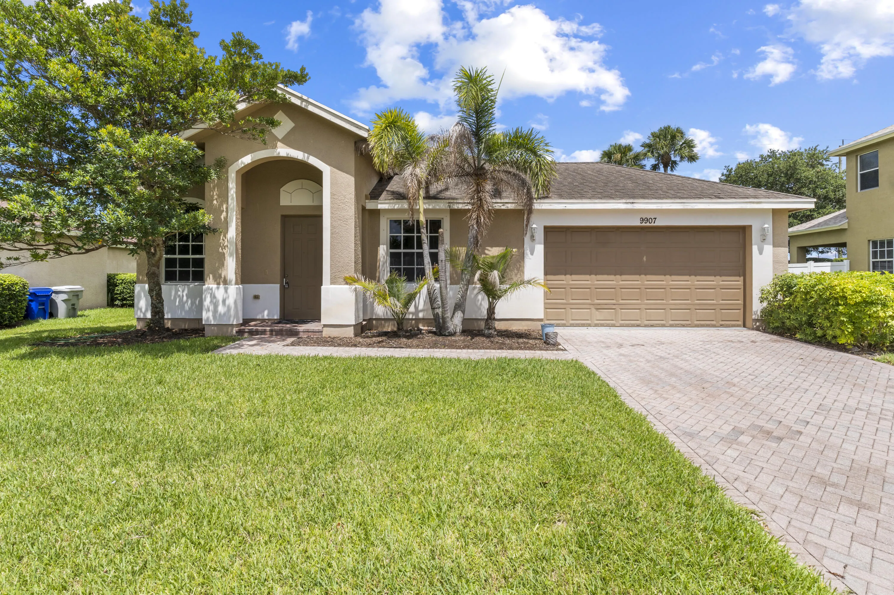 9907 E VERONA Circle