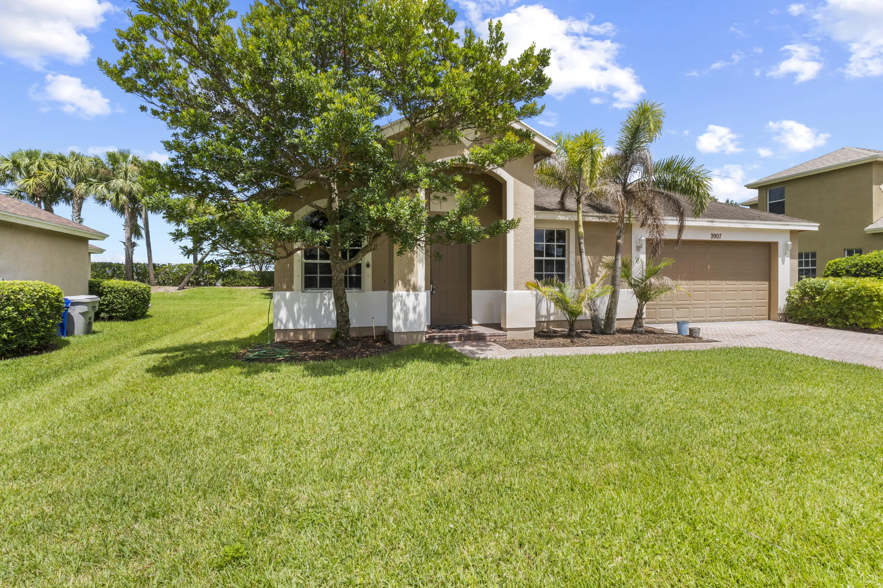 9907 E VERONA Circle