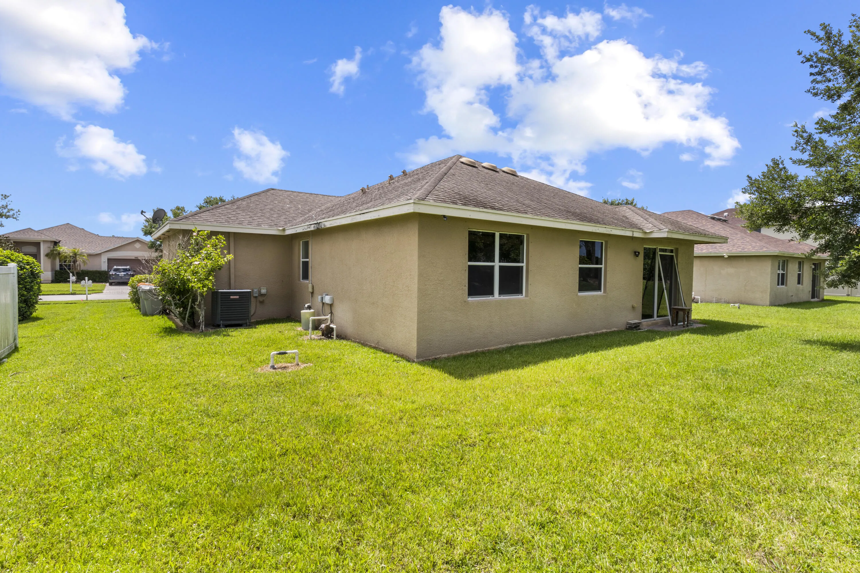 9907 E VERONA Circle