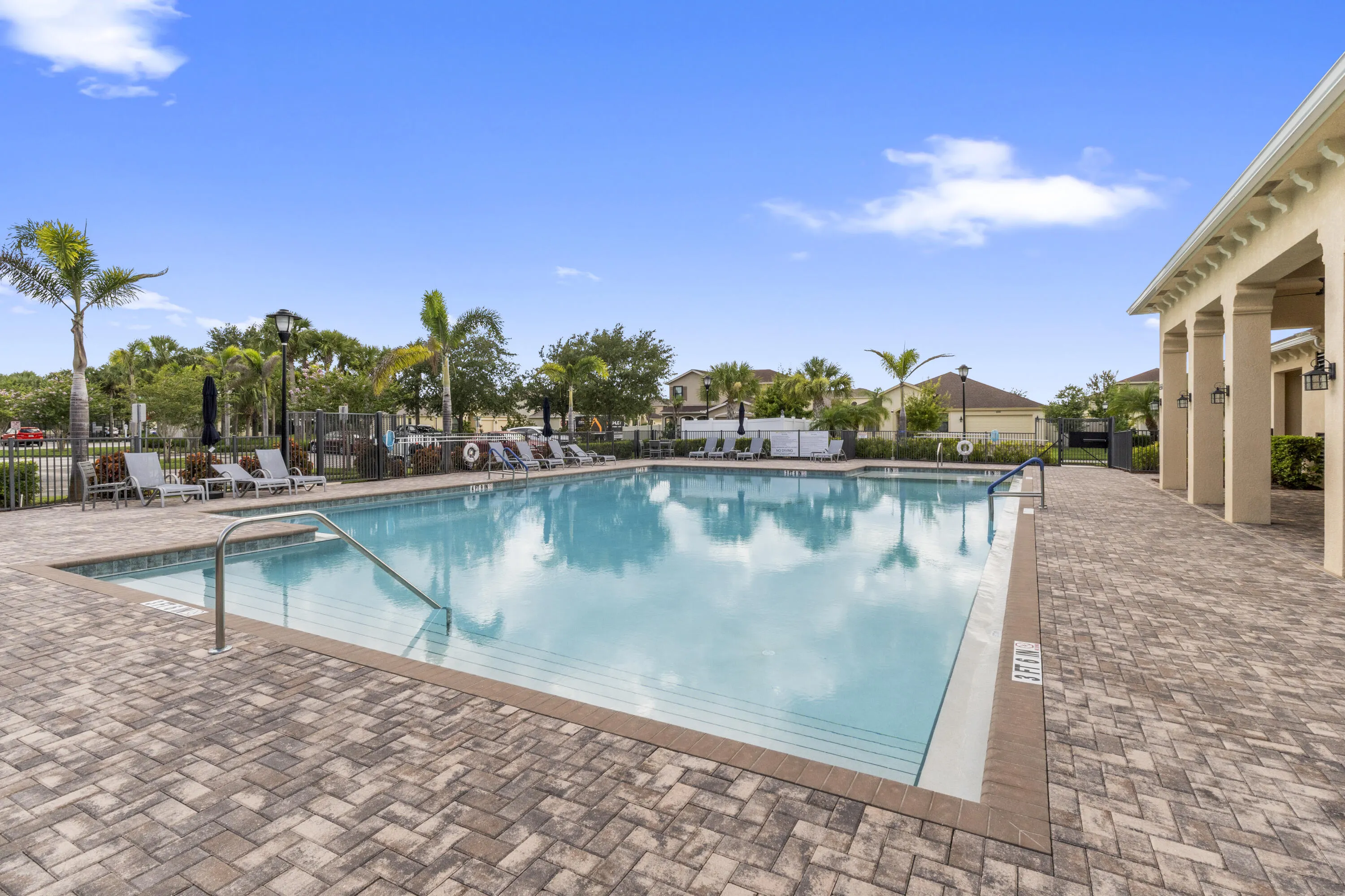 9907 E VERONA Circle