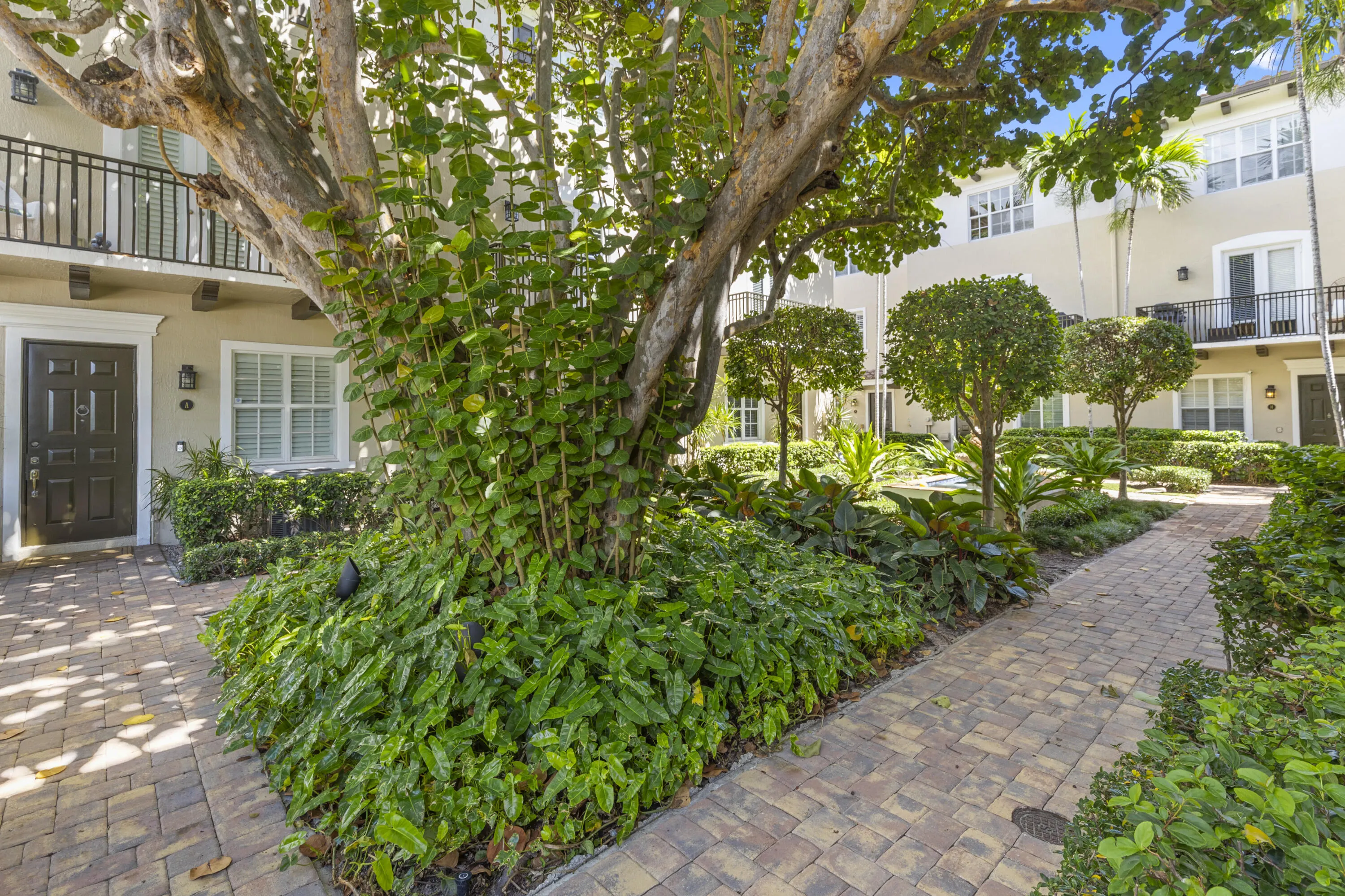 65 SE 5th Avenue