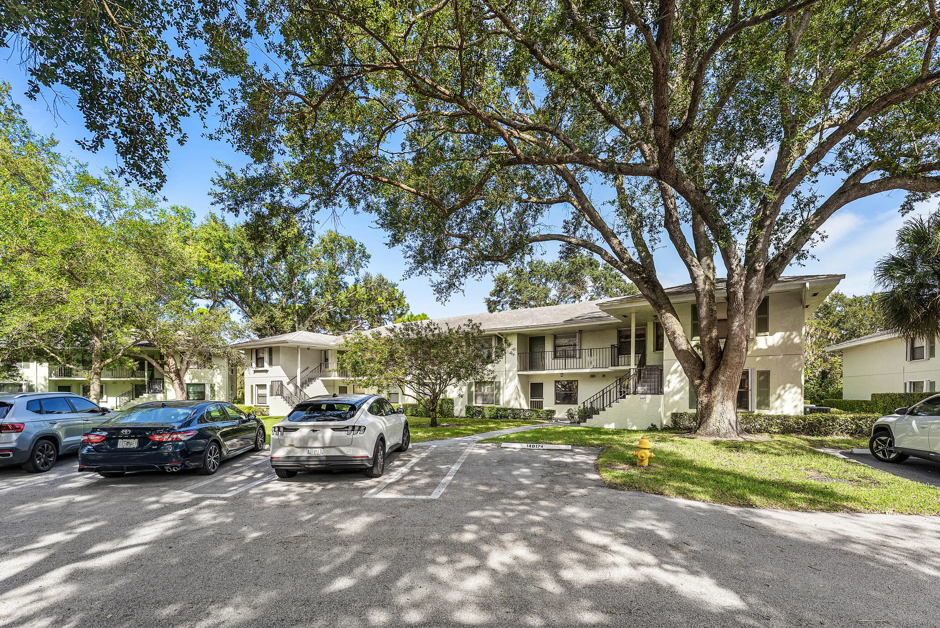 1401 Sabal Ridge Circle #F
