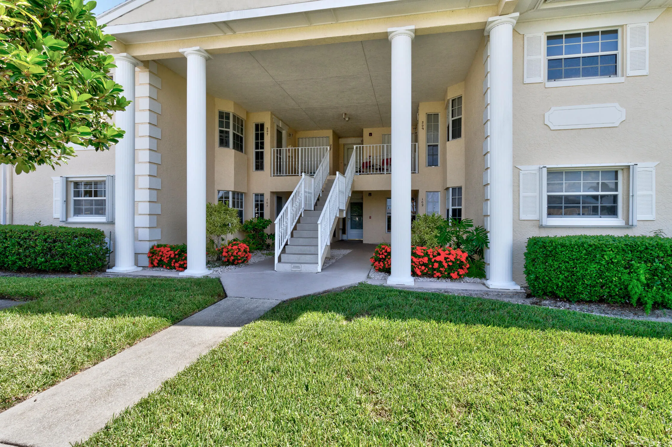740 LAKE ORCHID Circle #108