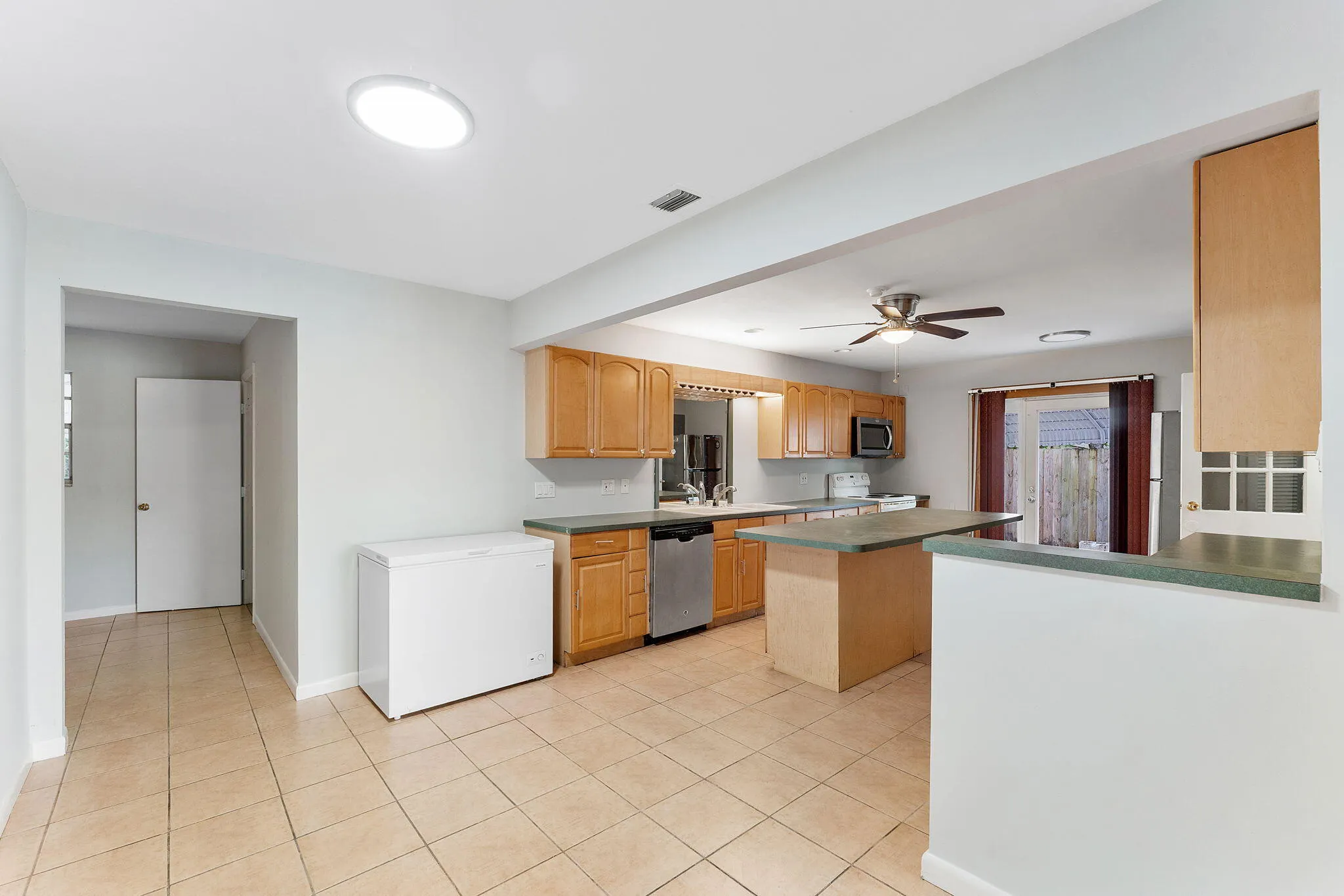 415 NW 7TH Court