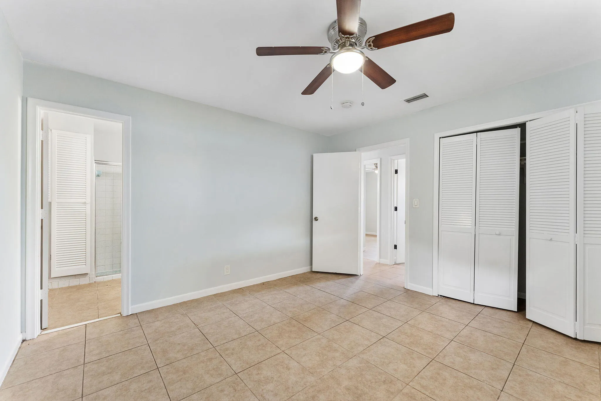 415 NW 7TH Court