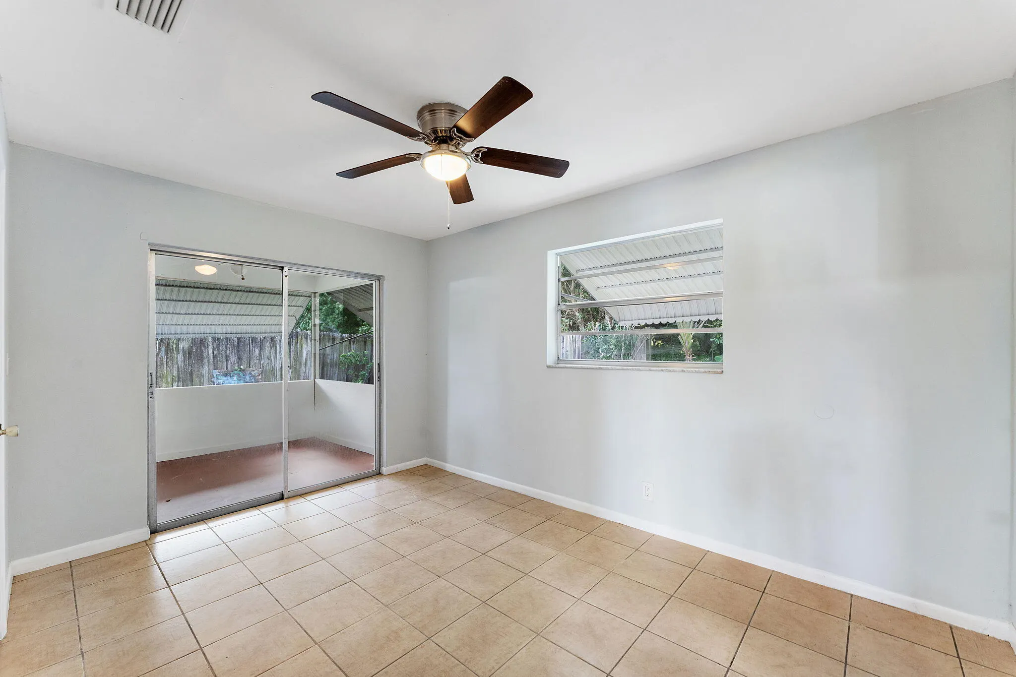 415 NW 7TH Court