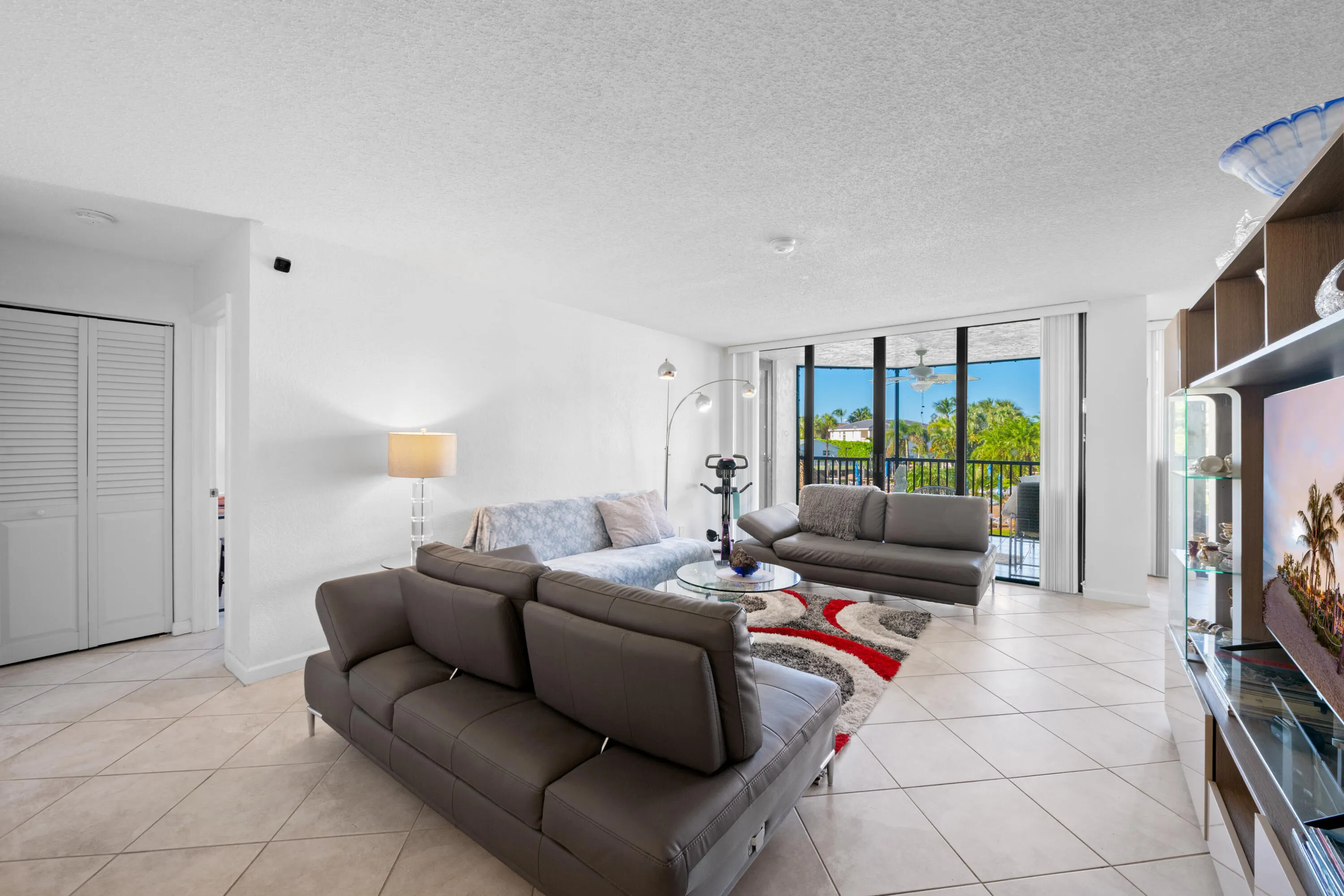 800 Jeffery Street #205