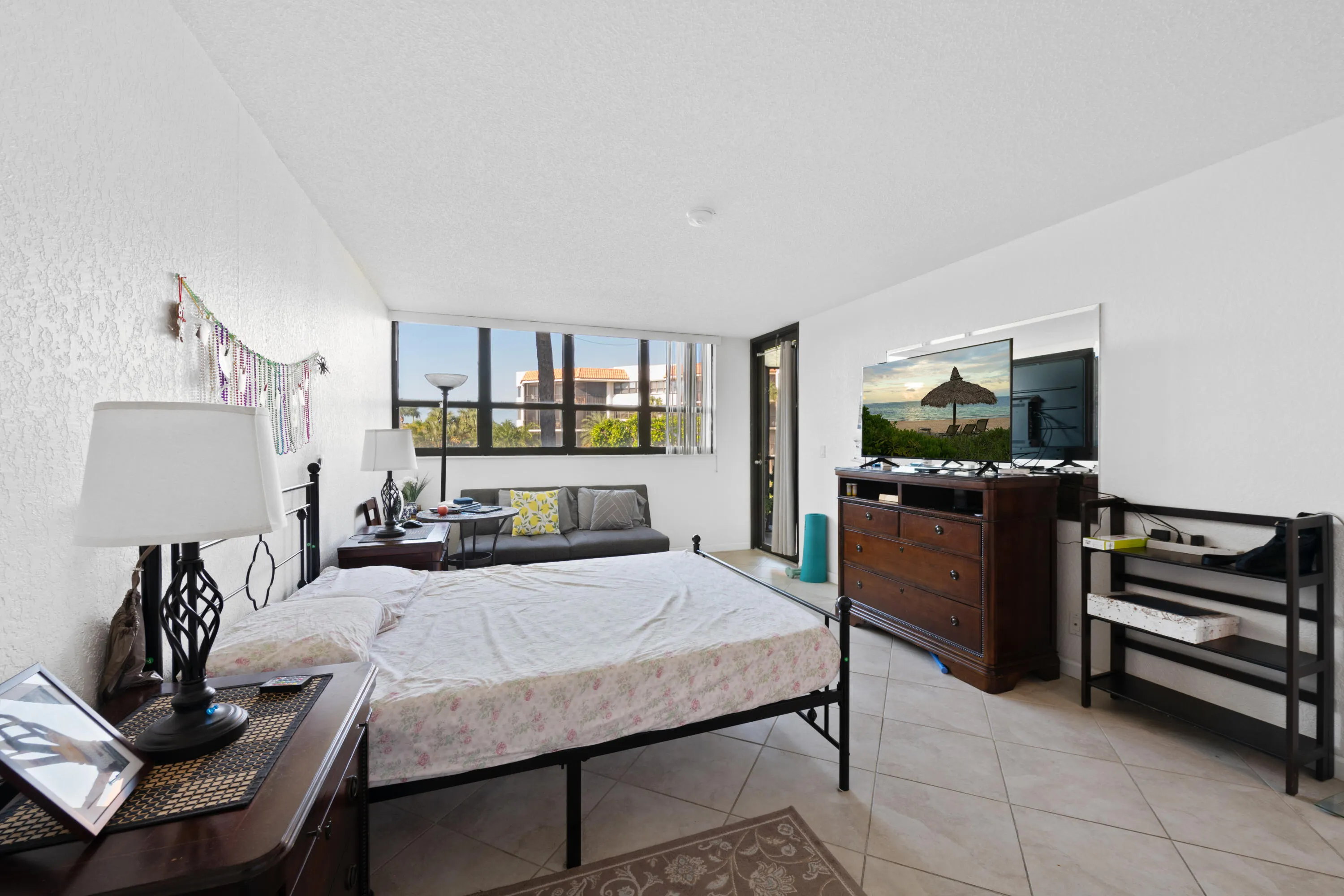 800 Jeffery Street #205