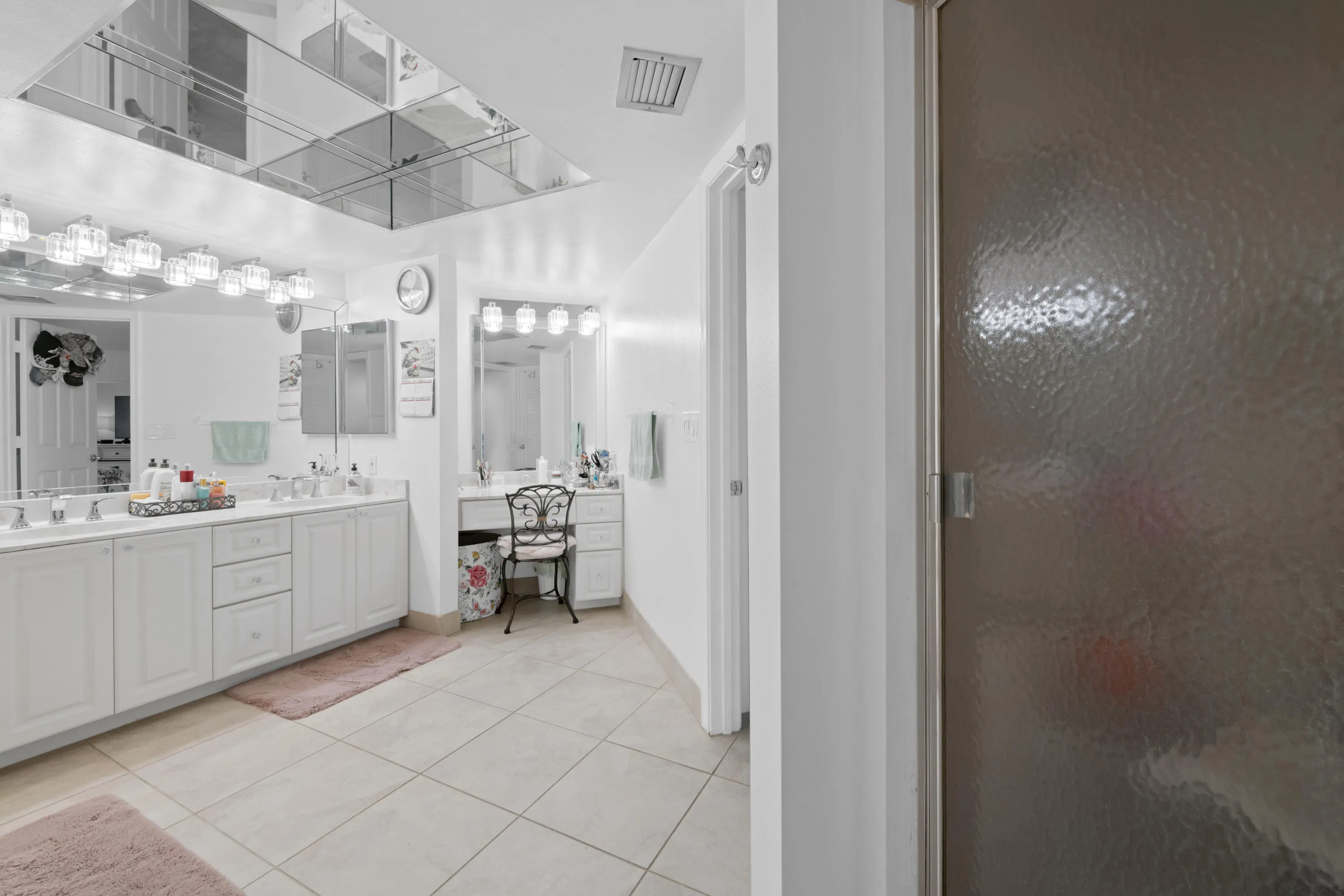 800 Jeffery Street #205
