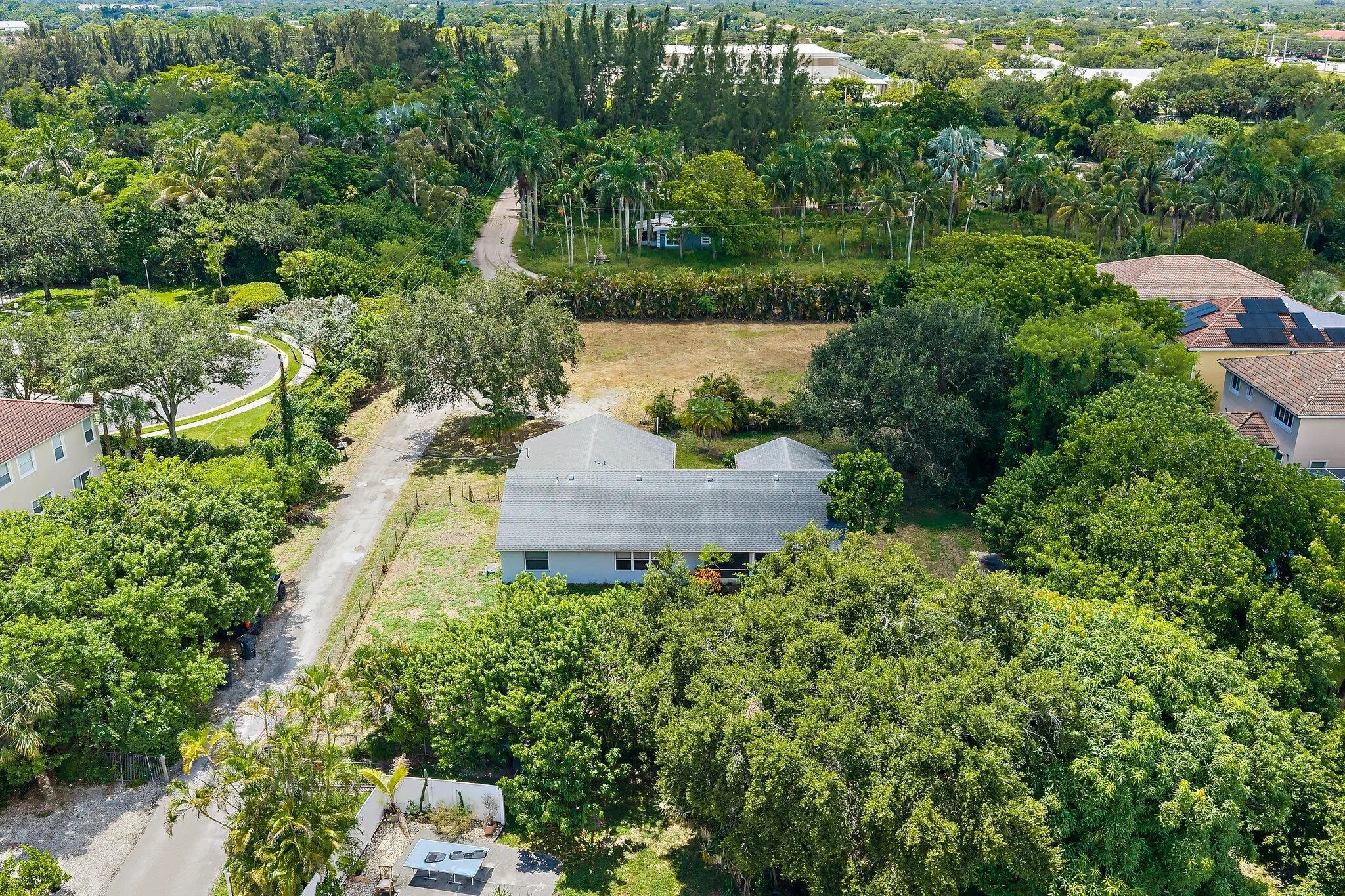 5681 De Soto Road
