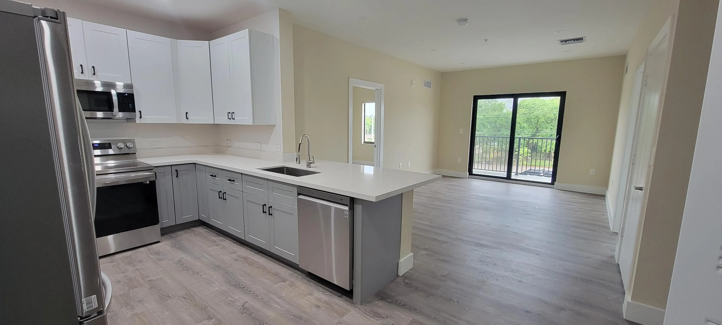 3801 DAVIE Boulevard #206