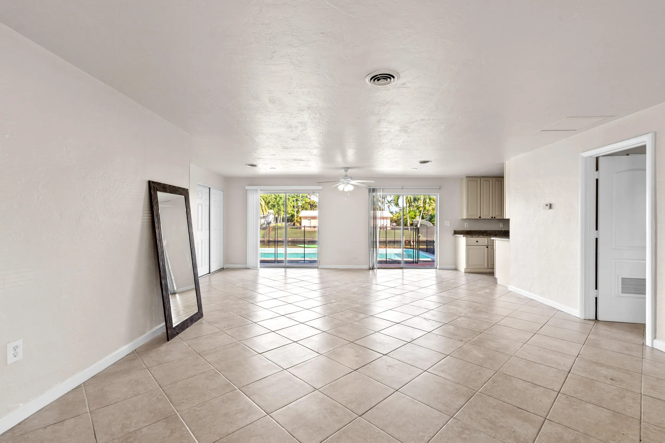 1700 SW 5TH Avenue