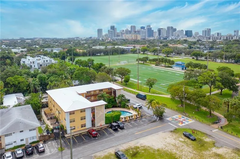 744 NE 14th Avenue #17