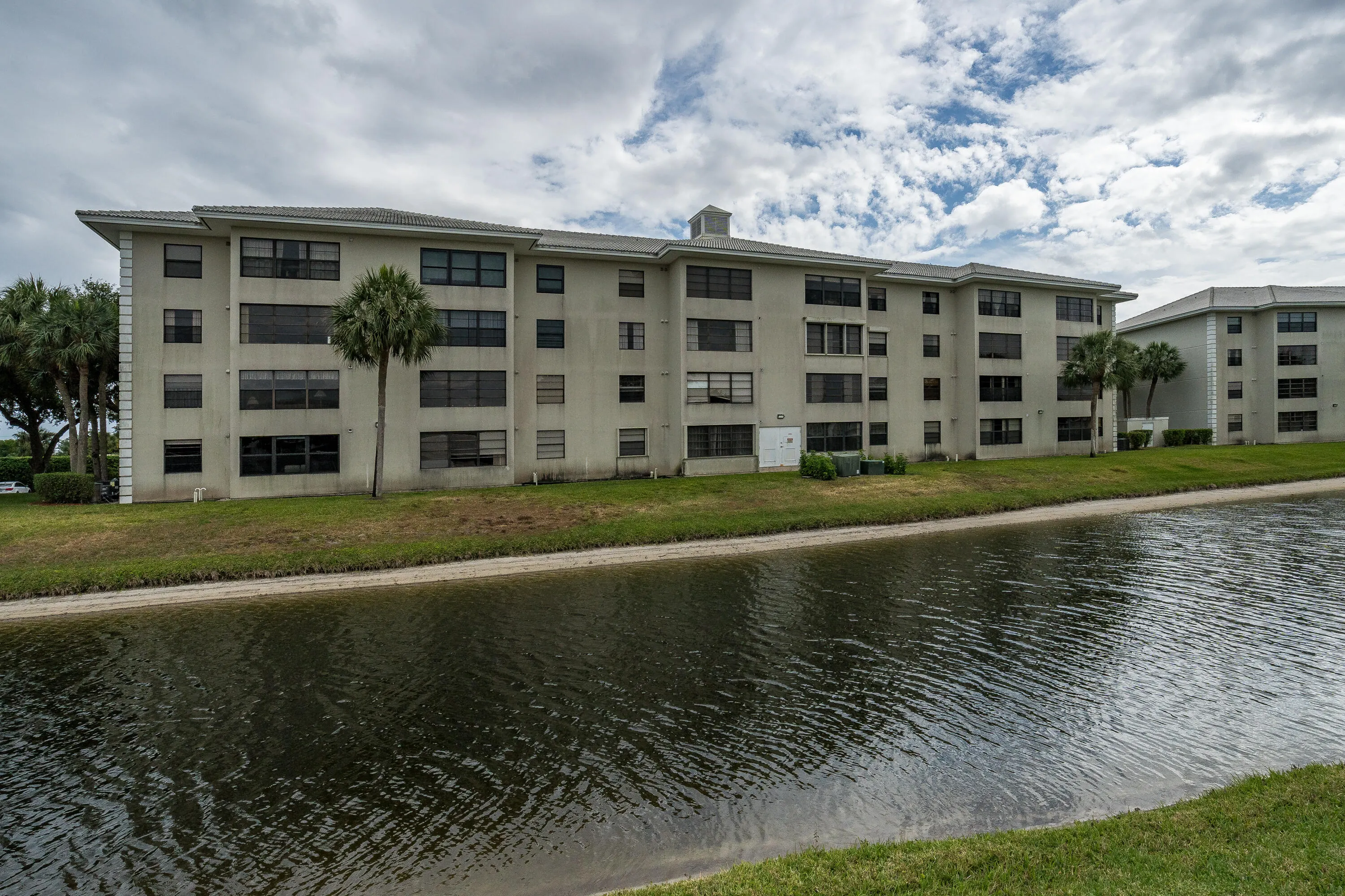 6037 BALBOA Circle #403