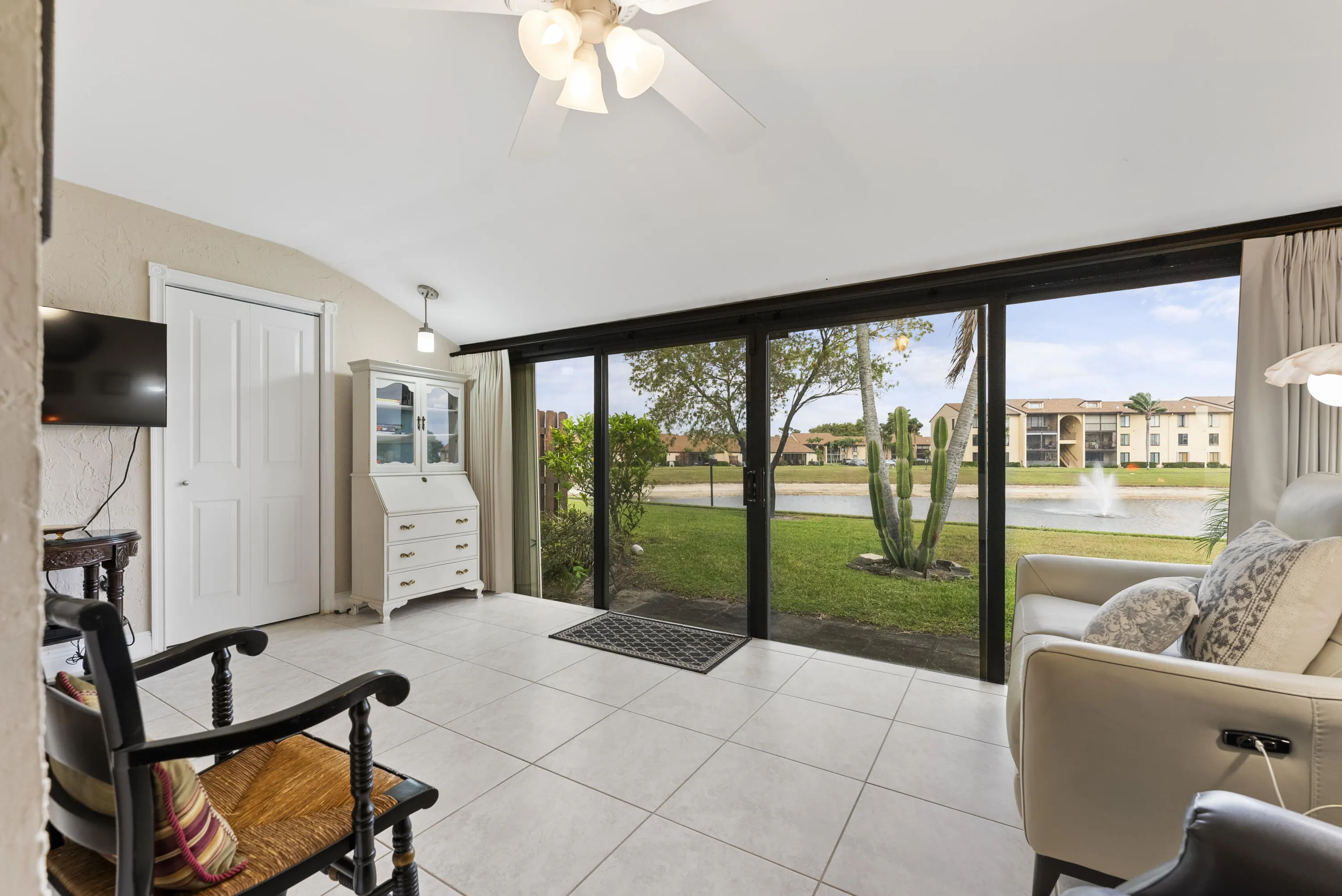 823 SKY PINE Way #D