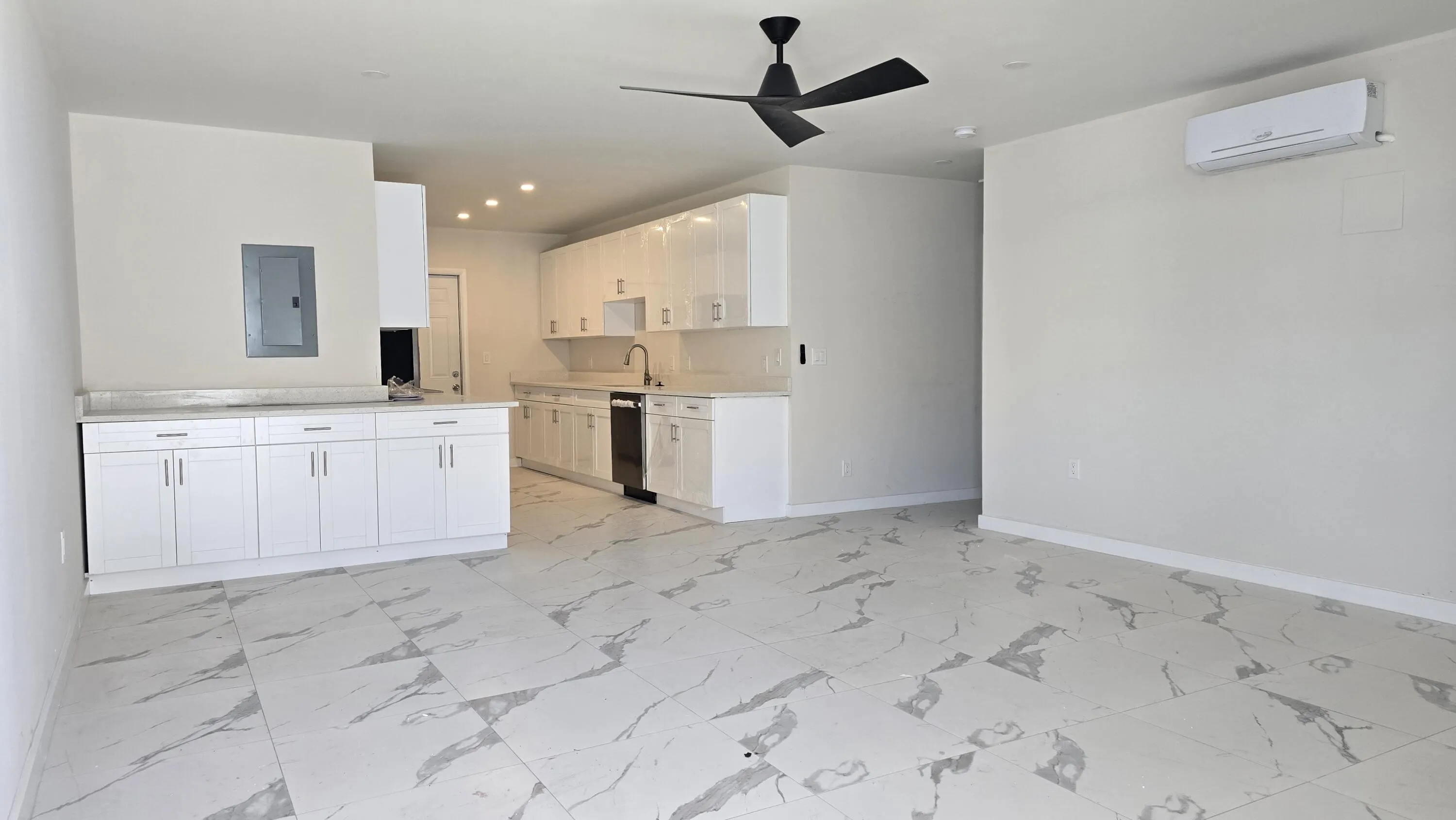 4533 Poinciana Street #4