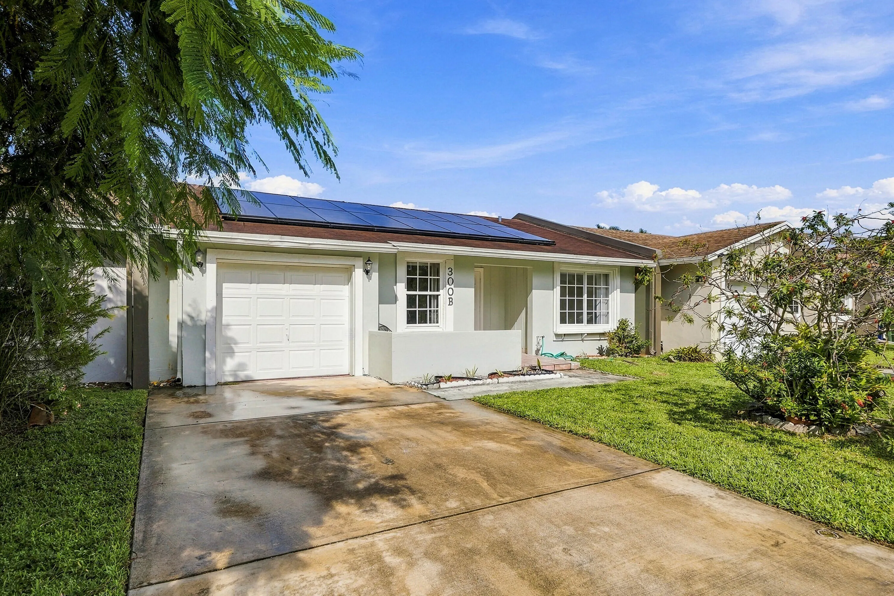 300 E LAKEWOOD Circle E #B