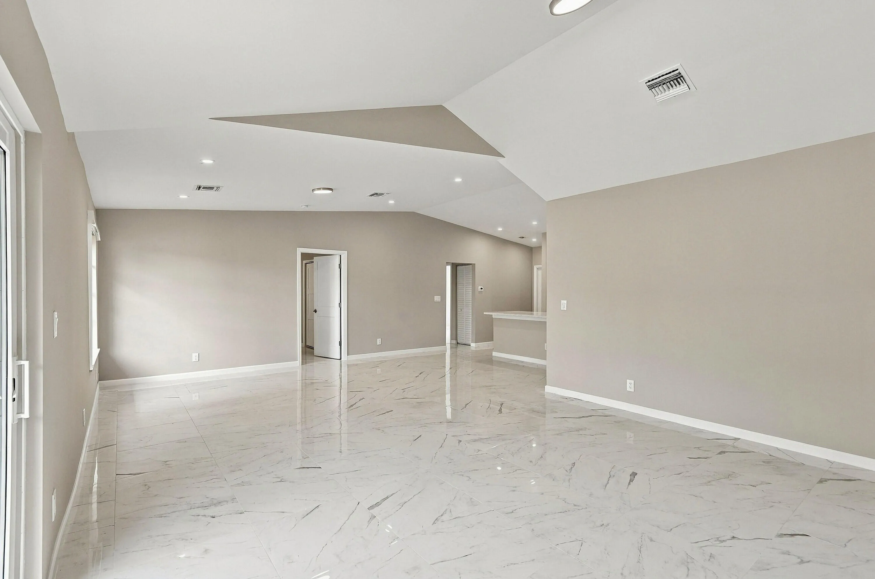 300 E LAKEWOOD Circle E #B