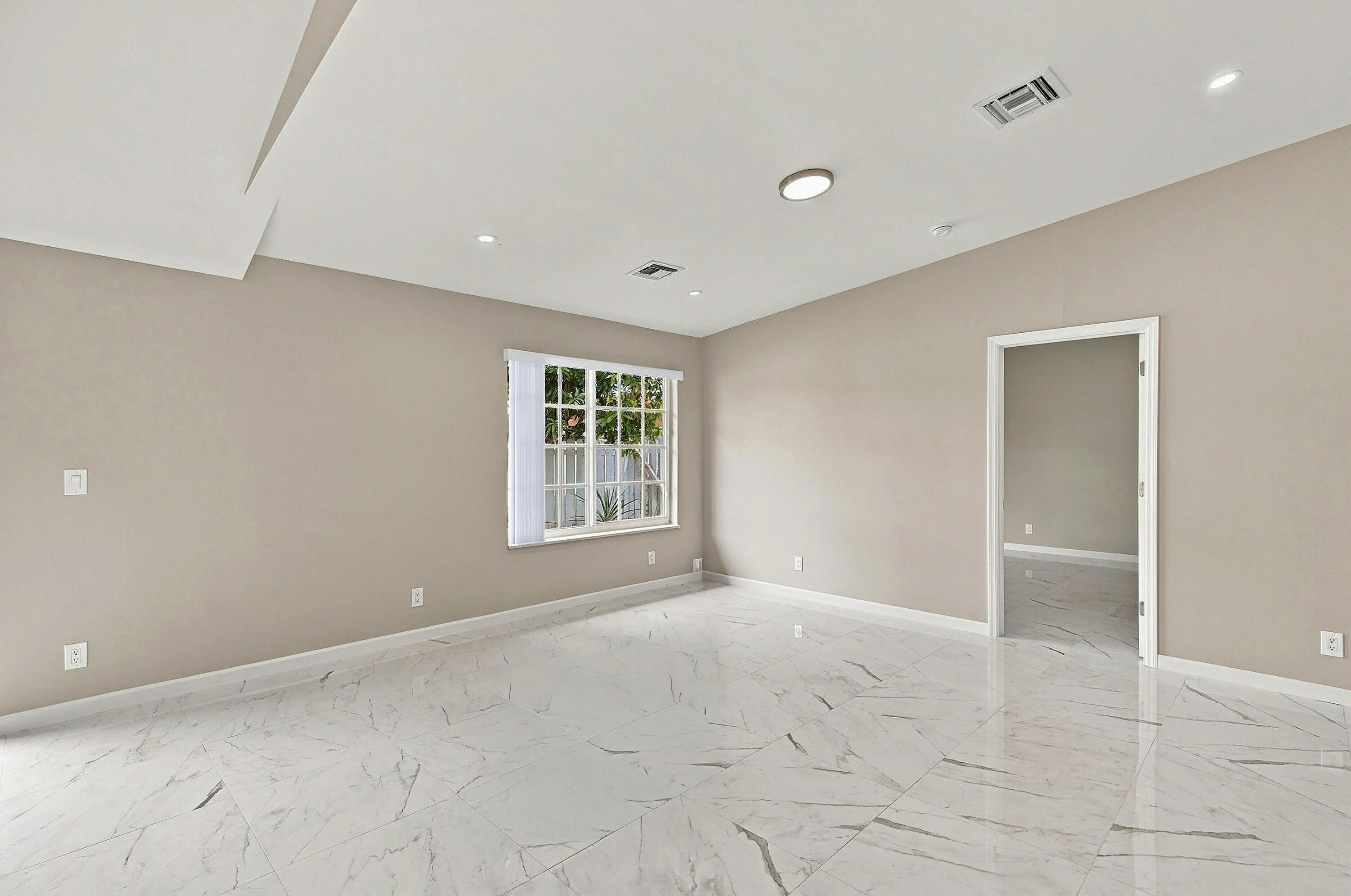 300 E LAKEWOOD Circle E #B