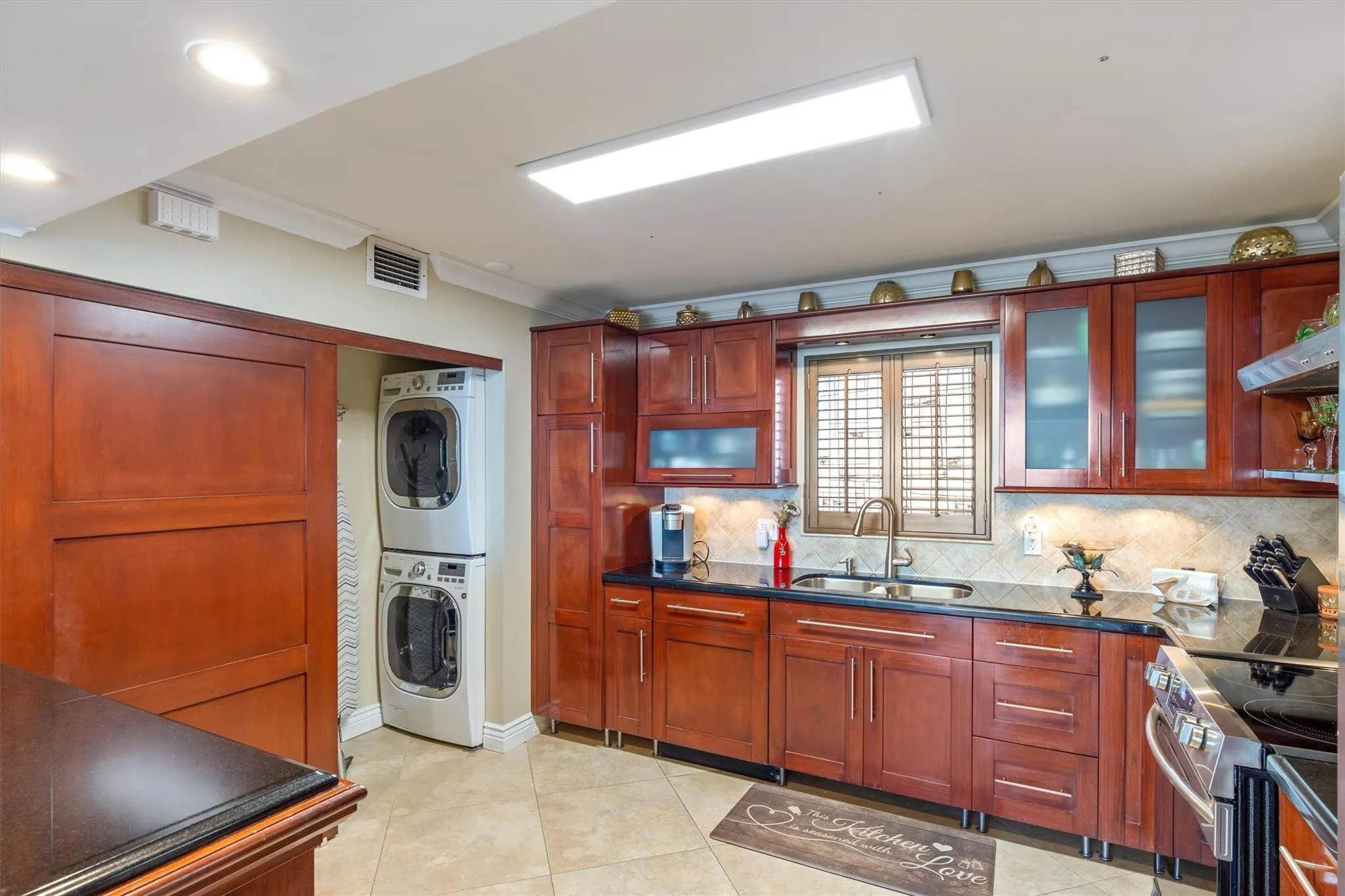 301 LAKE SHORE Drive #501