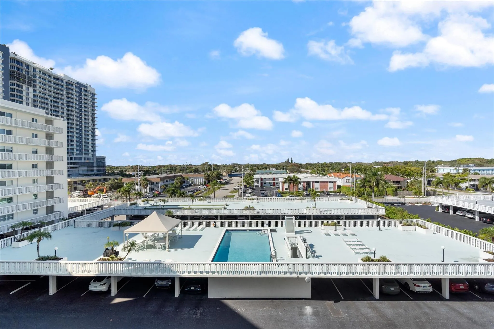 301 LAKE SHORE Drive #501