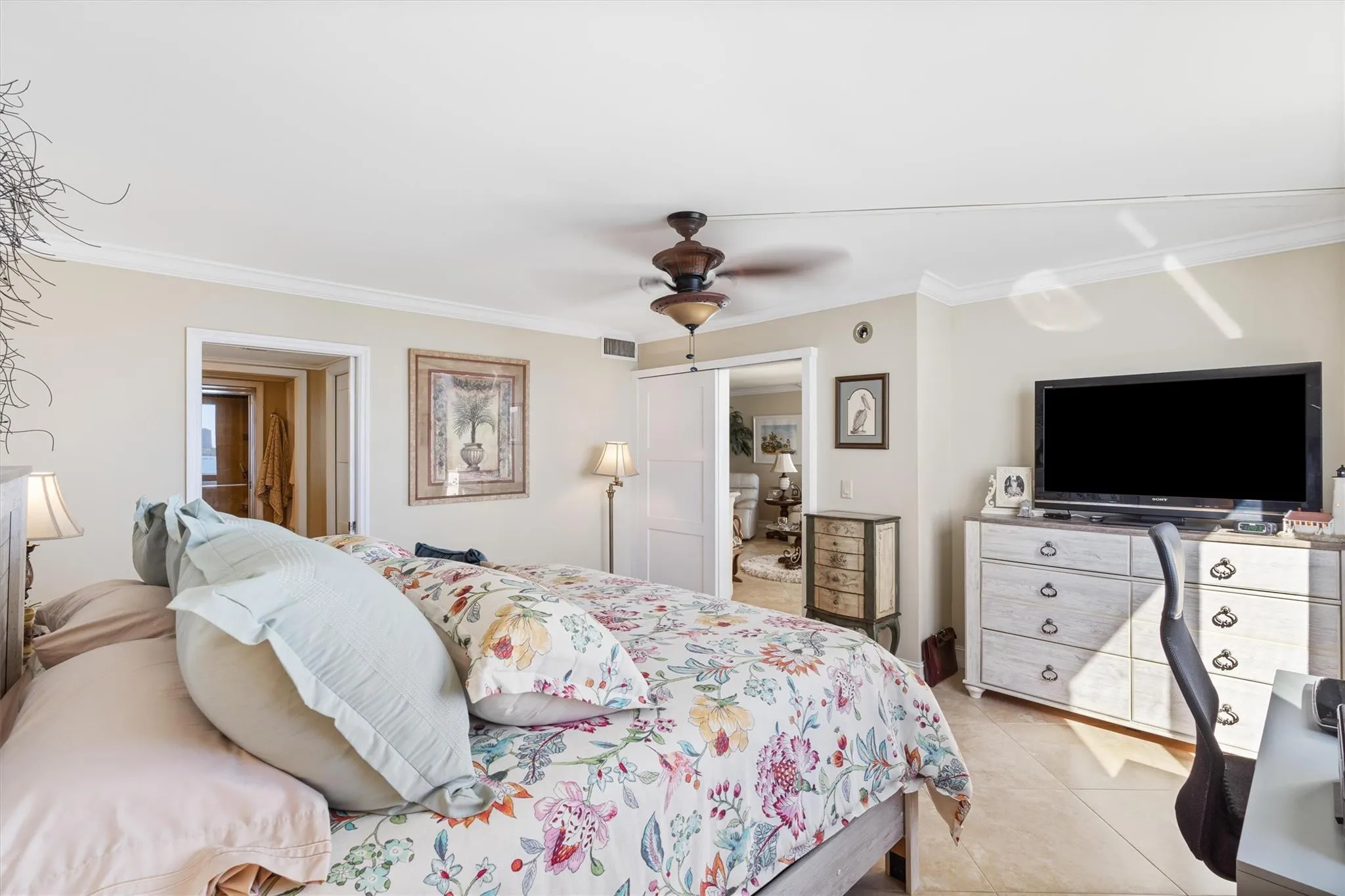 301 LAKE SHORE Drive #501