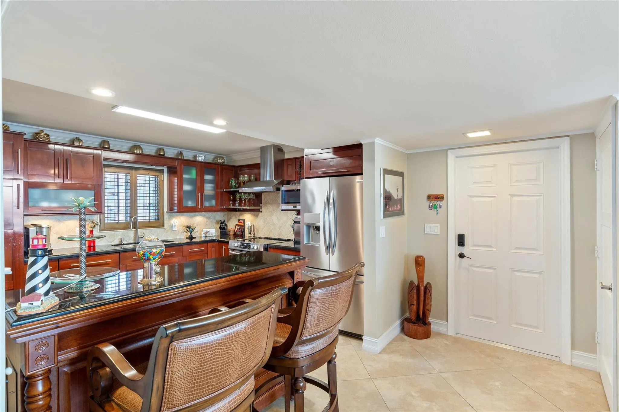 301 LAKE SHORE Drive #501