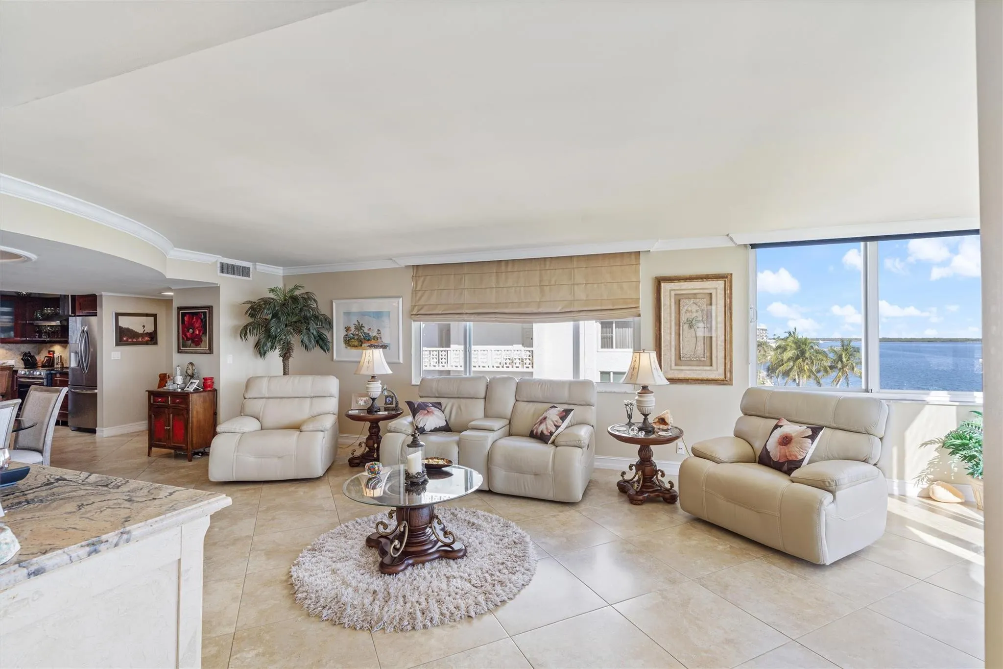 301 LAKE SHORE Drive #501