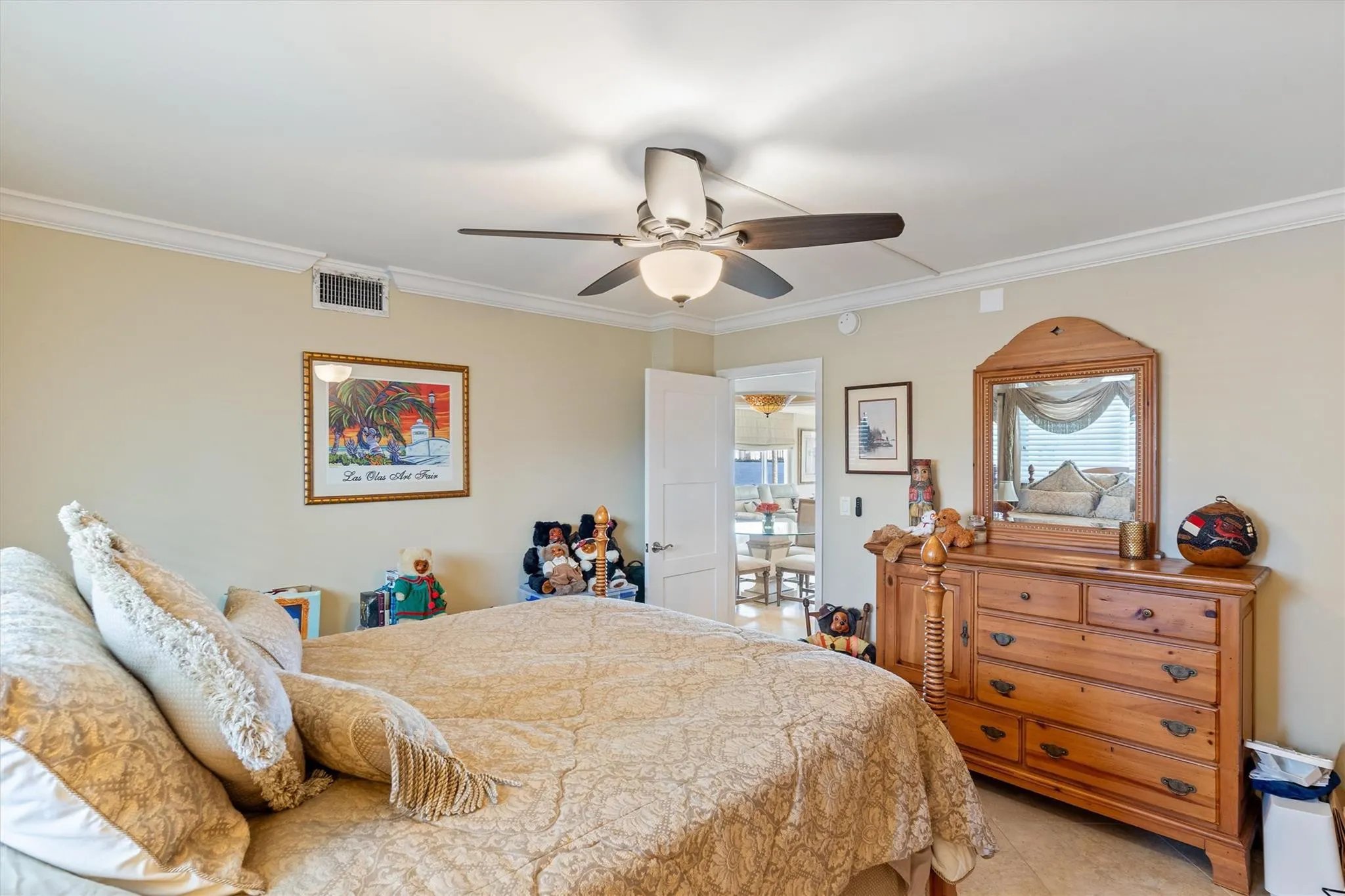 301 LAKE SHORE Drive #501