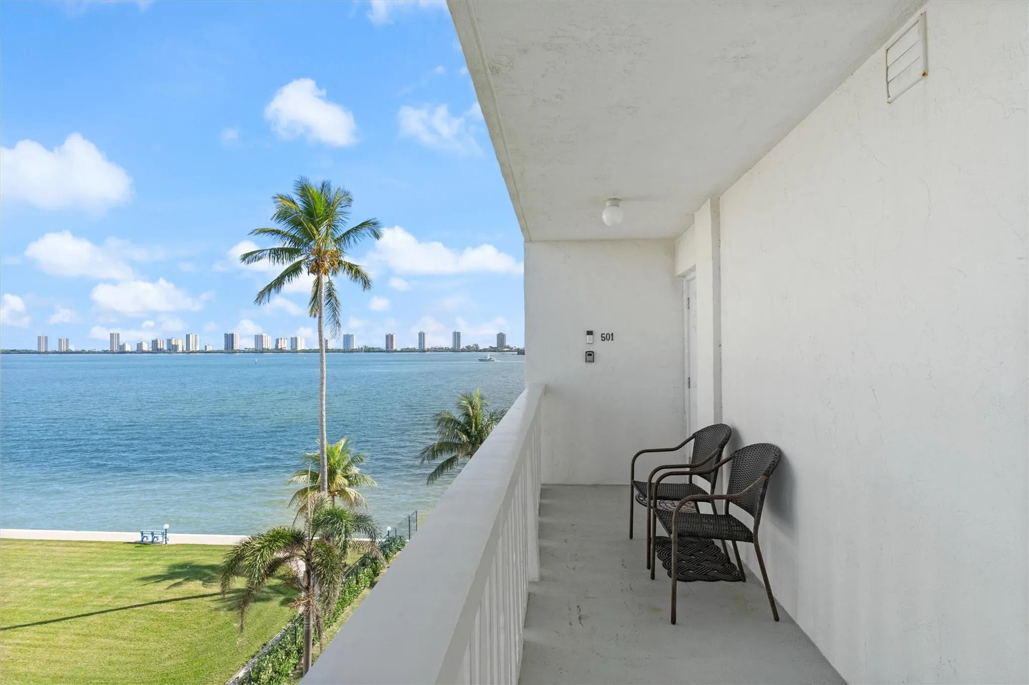 301 LAKE SHORE Drive #501