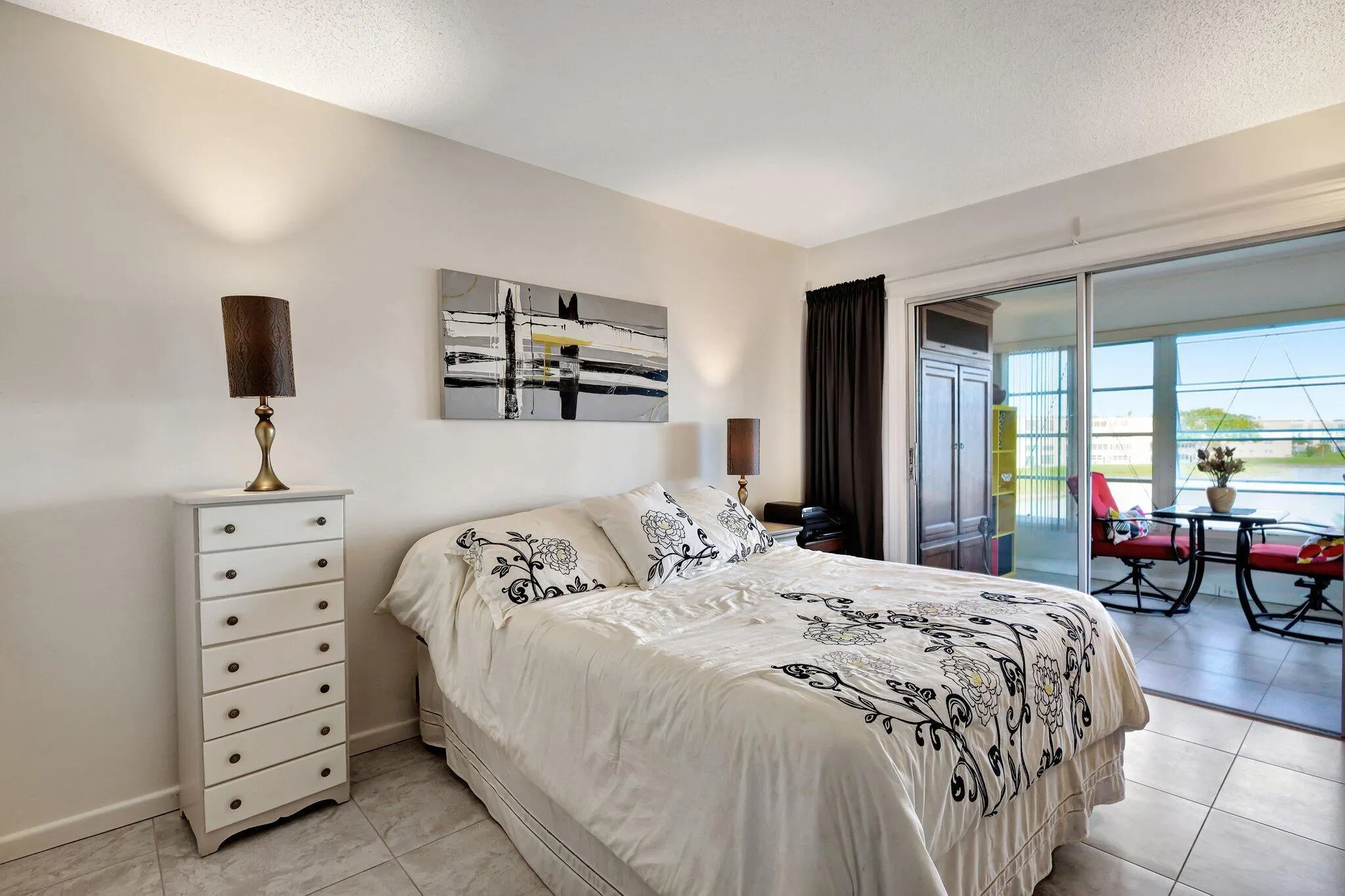 373 WELLINGTON J