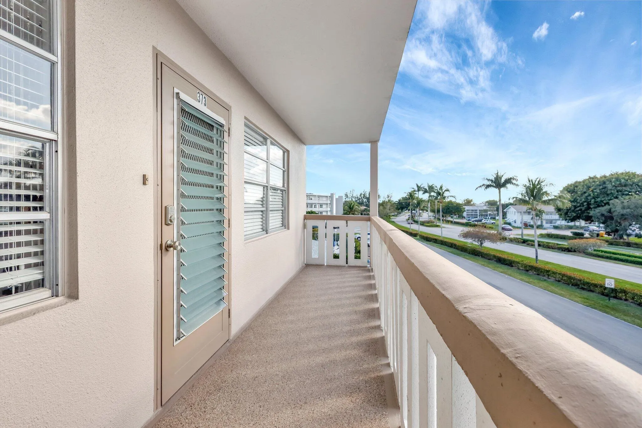 373 WELLINGTON J