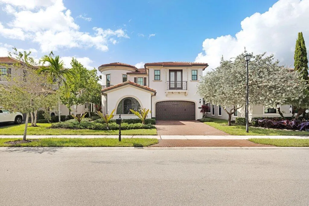8845 WATERCREST Circle W