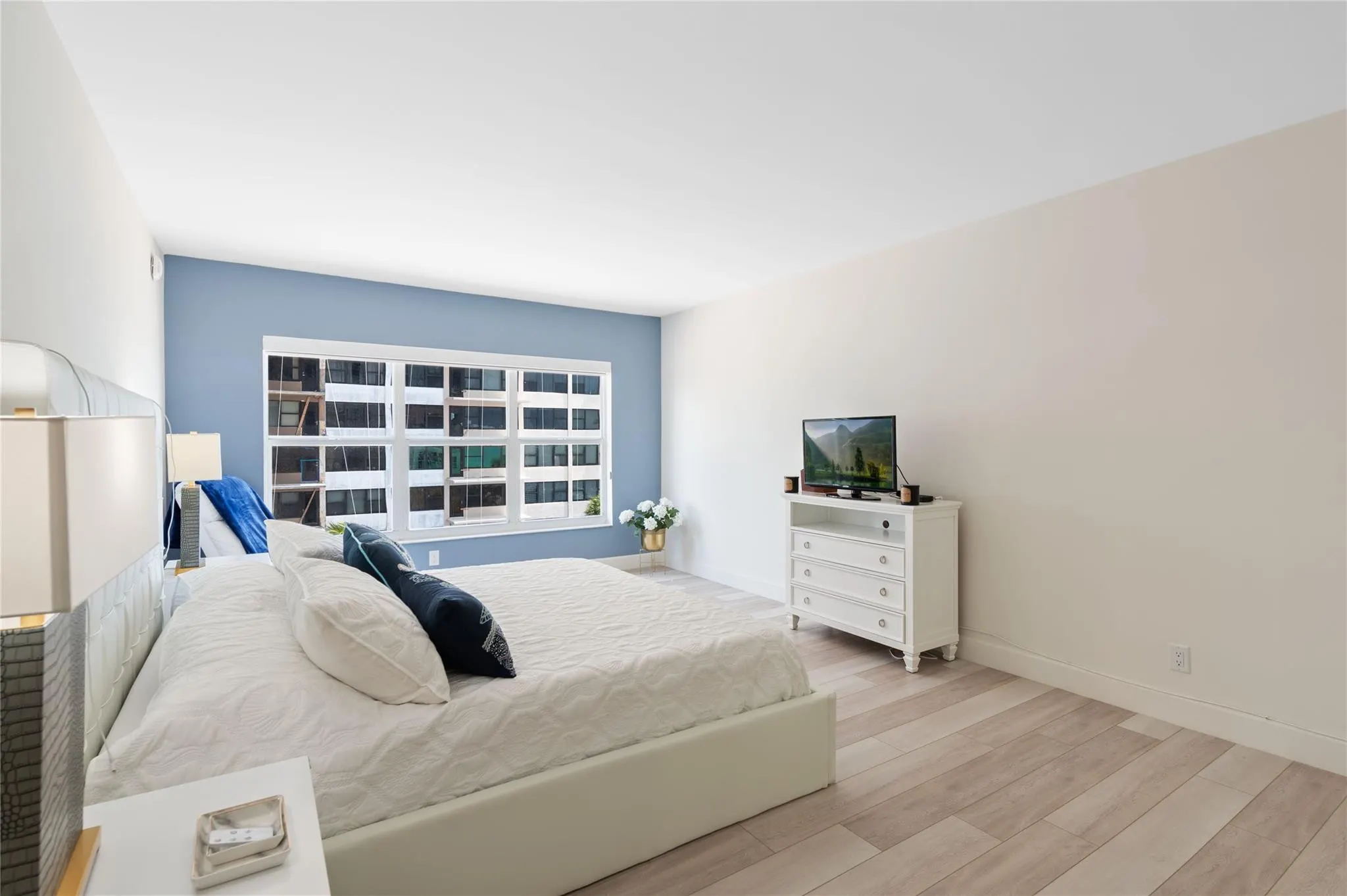 3750 GALT OCEAN Drive #410