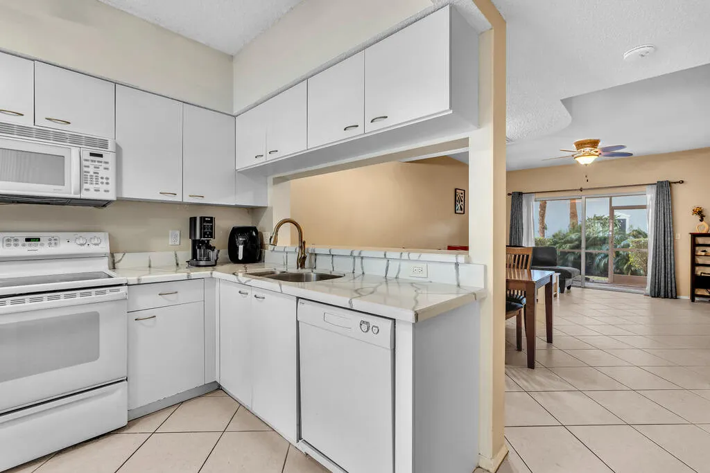 5464 JUBILEE Way #221