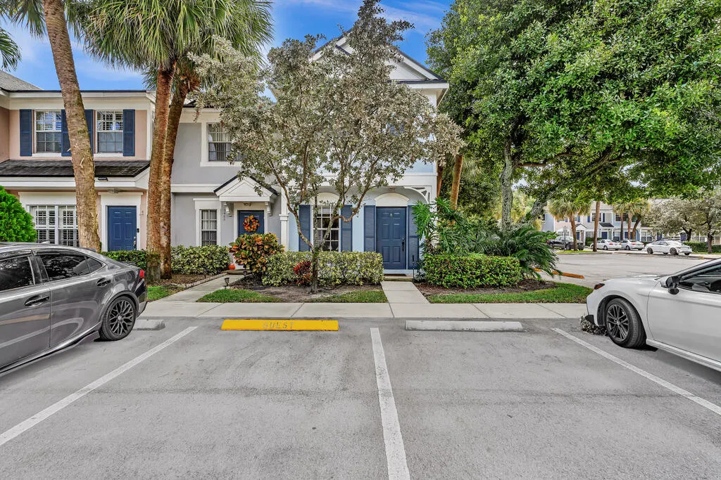 5464 JUBILEE Way #221