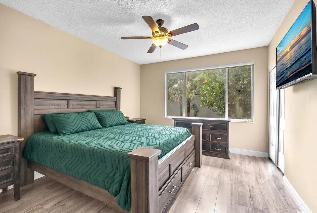 5464 JUBILEE Way #221