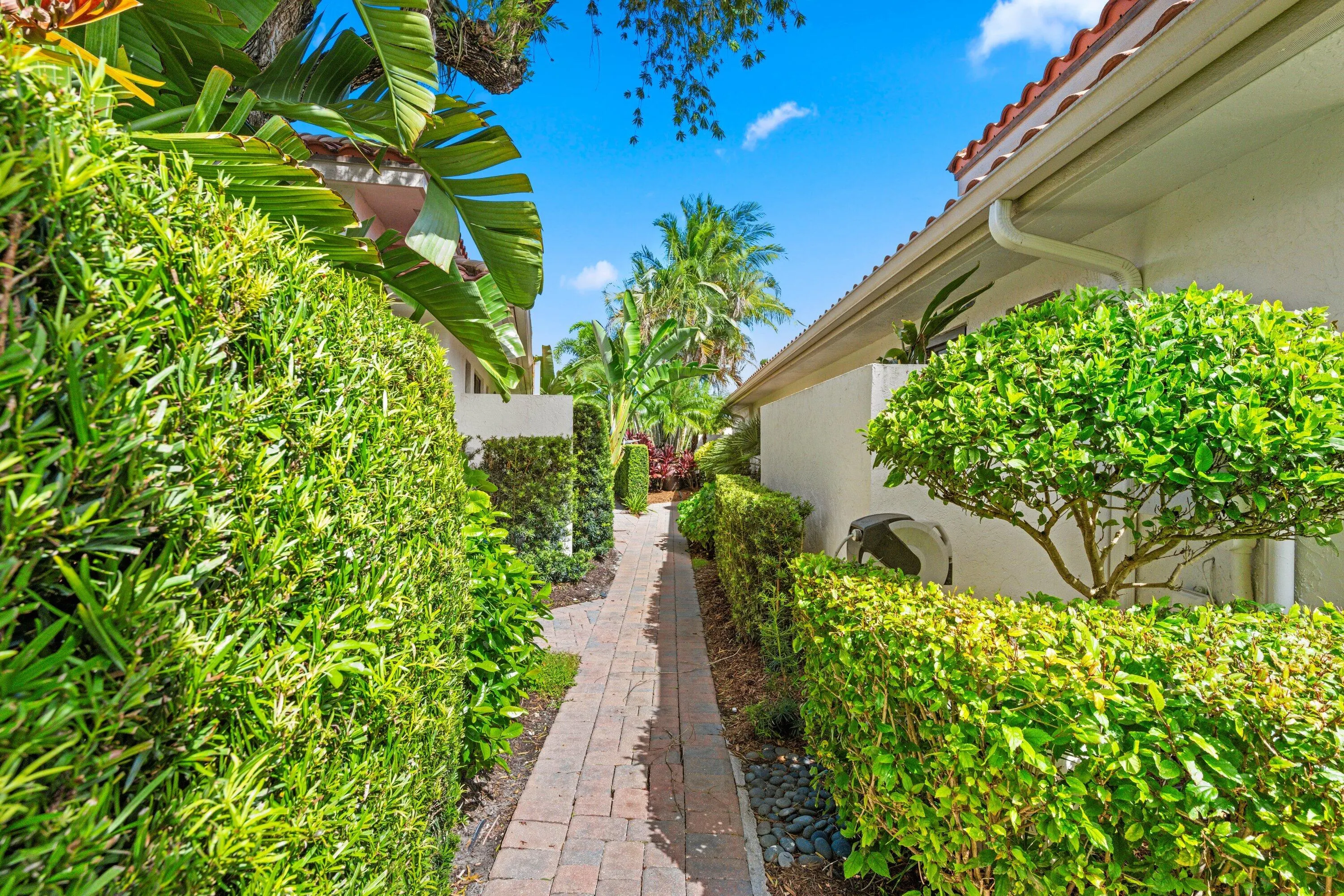 2552 Sheltingham Drive