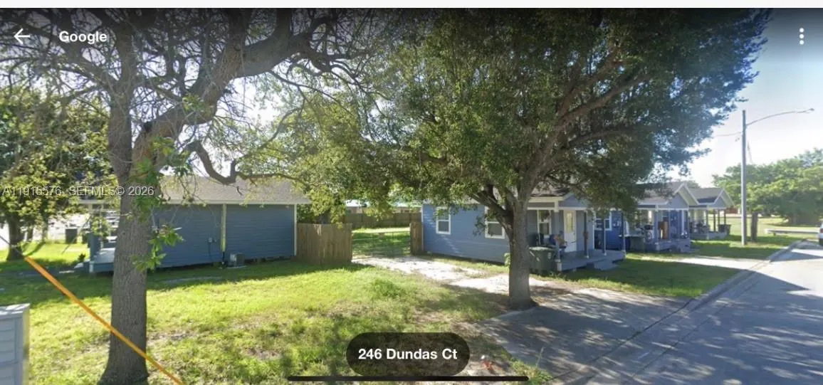 909 Ave B