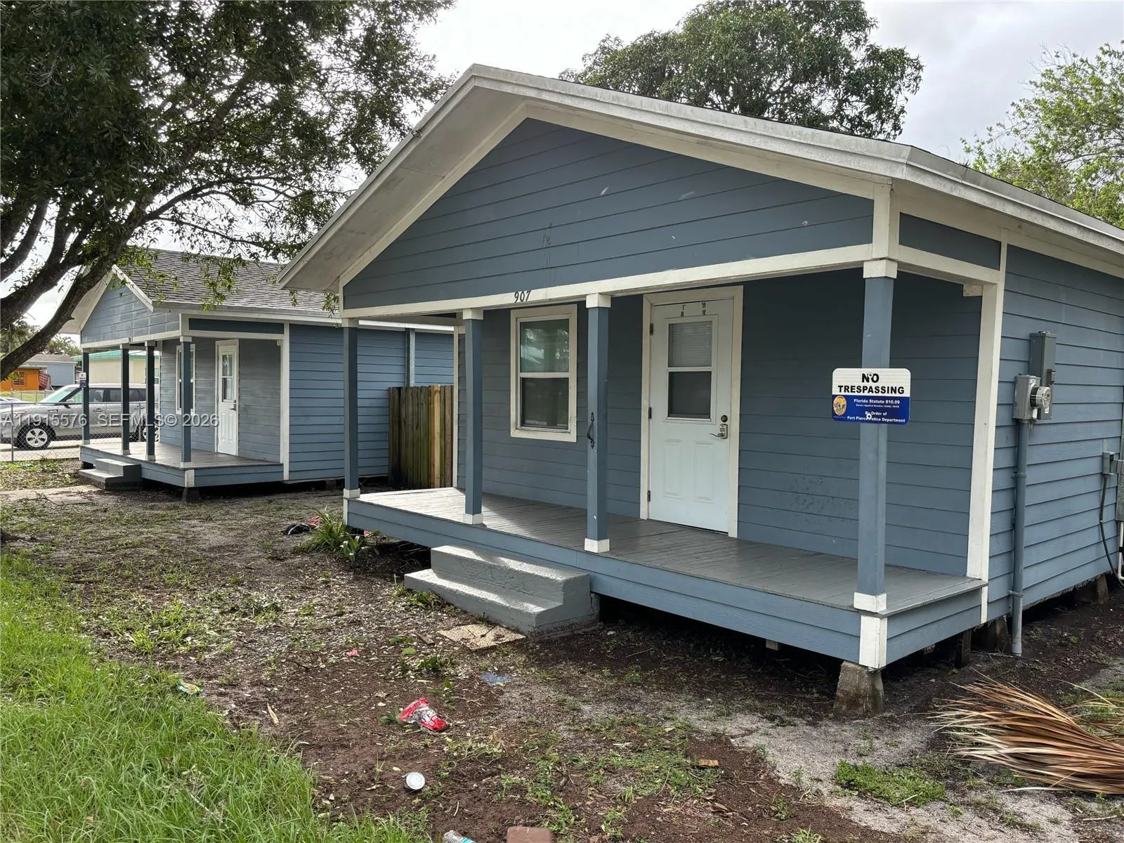 909 Ave B
