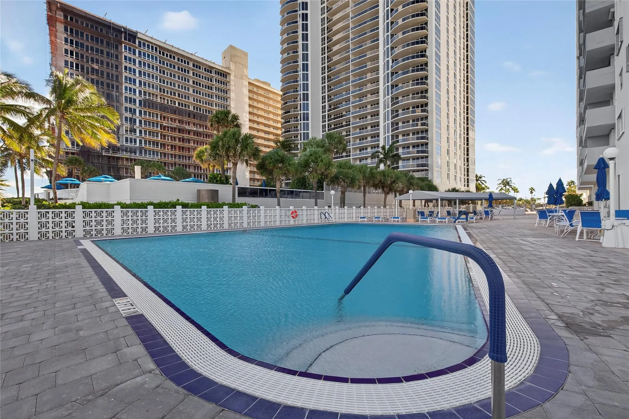 4250 GALT OCEAN Drive #15M